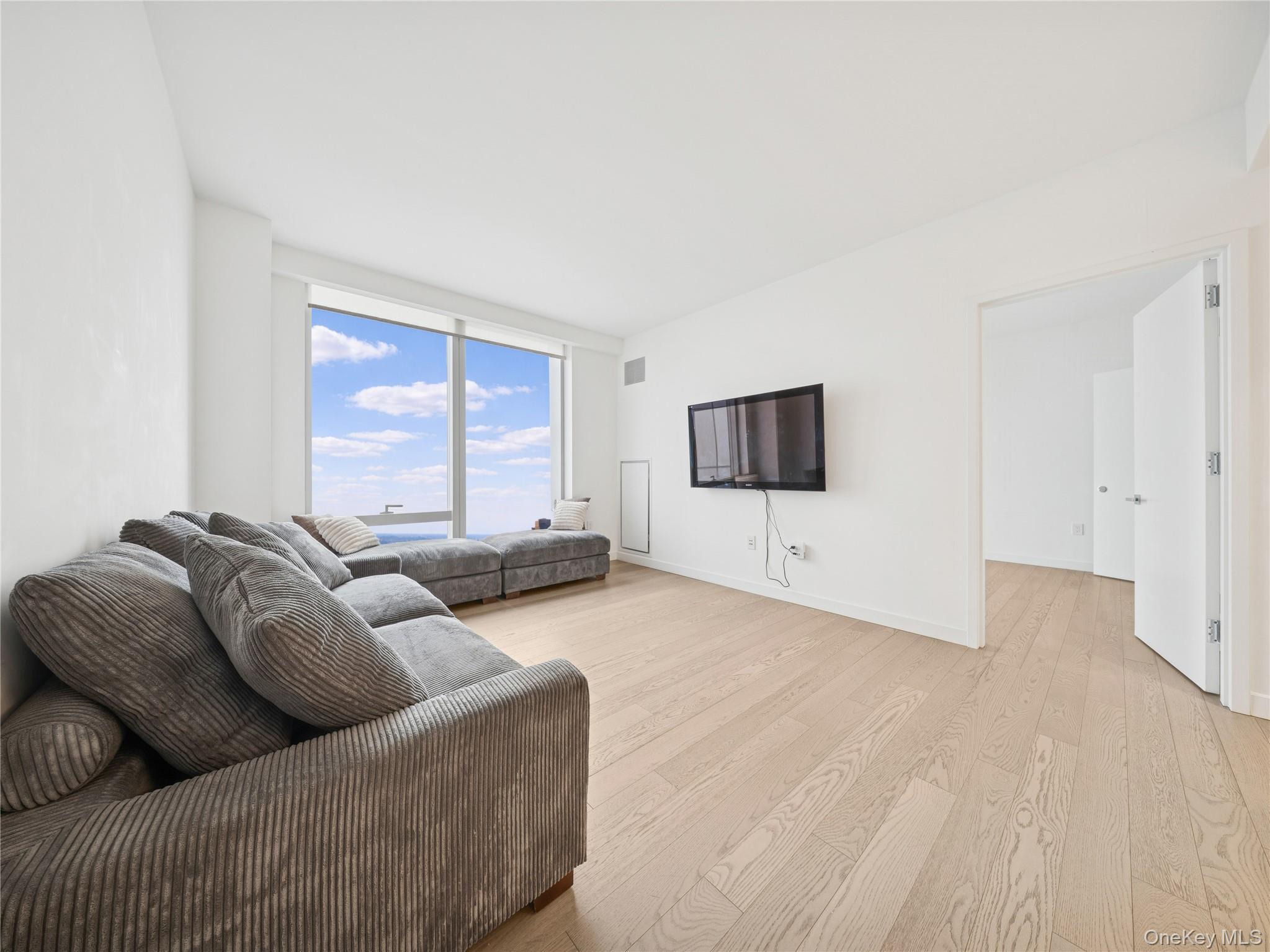 Condo South  Manhattan, NY 10002, MLS-963817-2