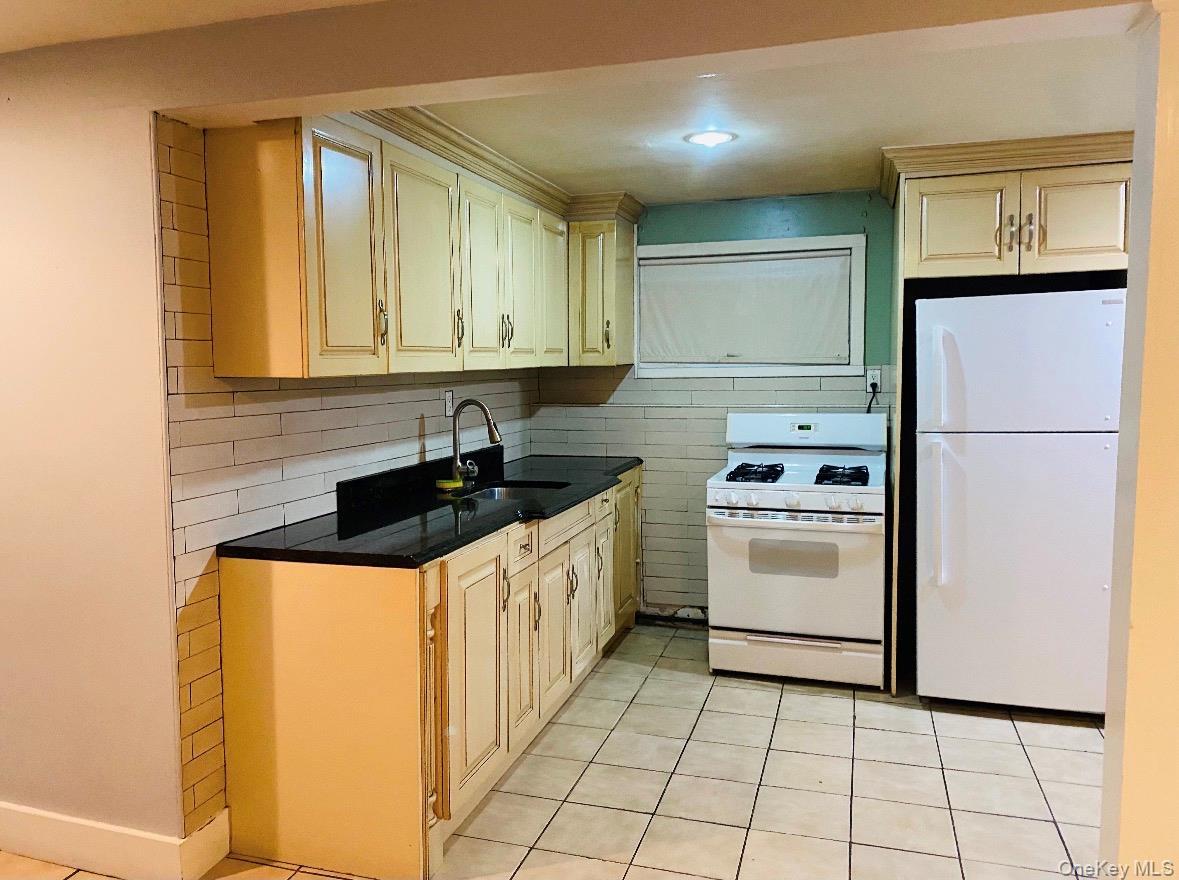 Single Family Anna  Suffolk County, NY 11706, MLS-963843-17