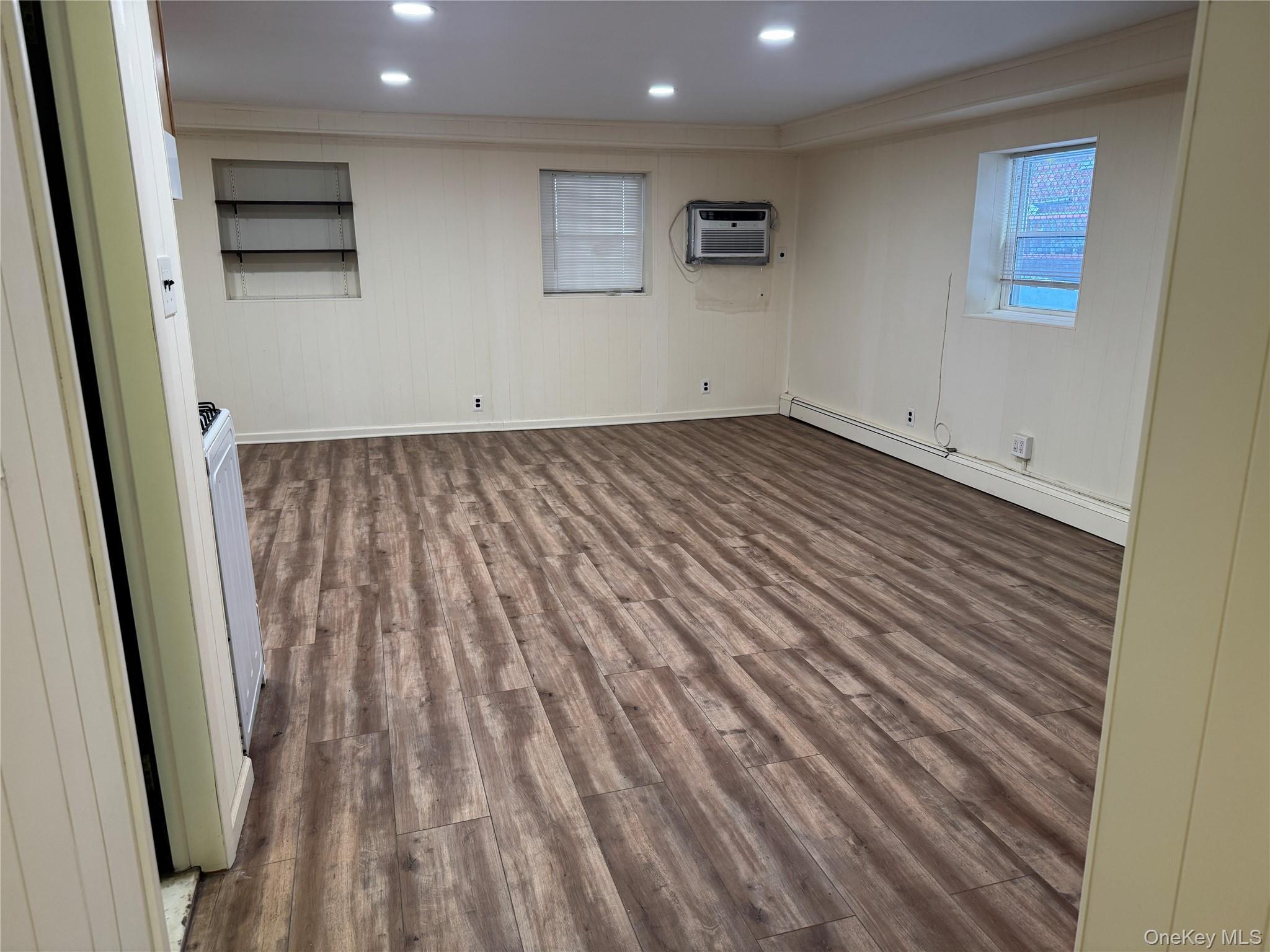 Apartment Pelham  Bronx, NY 10469, MLS-963852-6