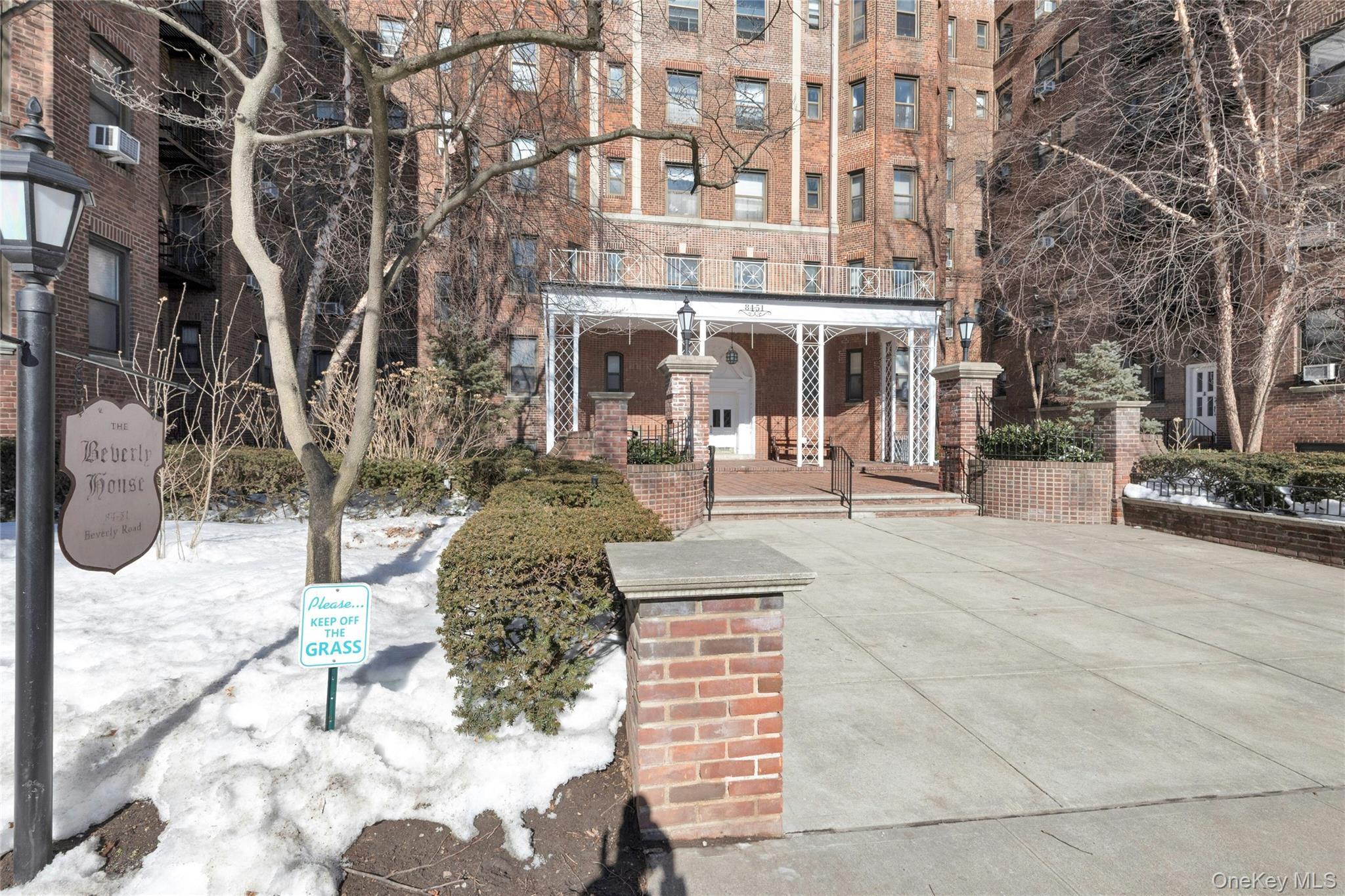 Coop Beverly  Queens, NY 11415, MLS-963865-31