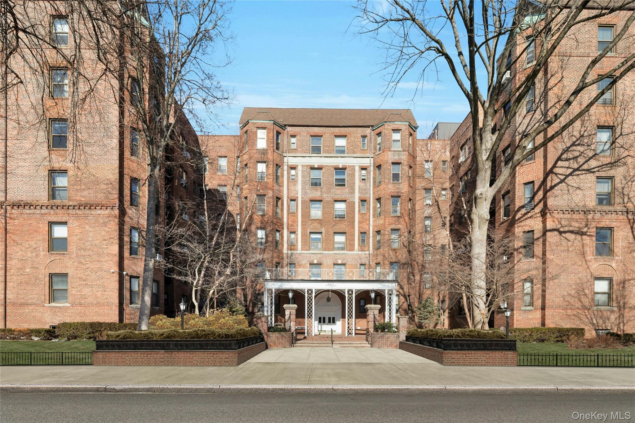 Coop Beverly  Queens, NY 11415, MLS-963865-47