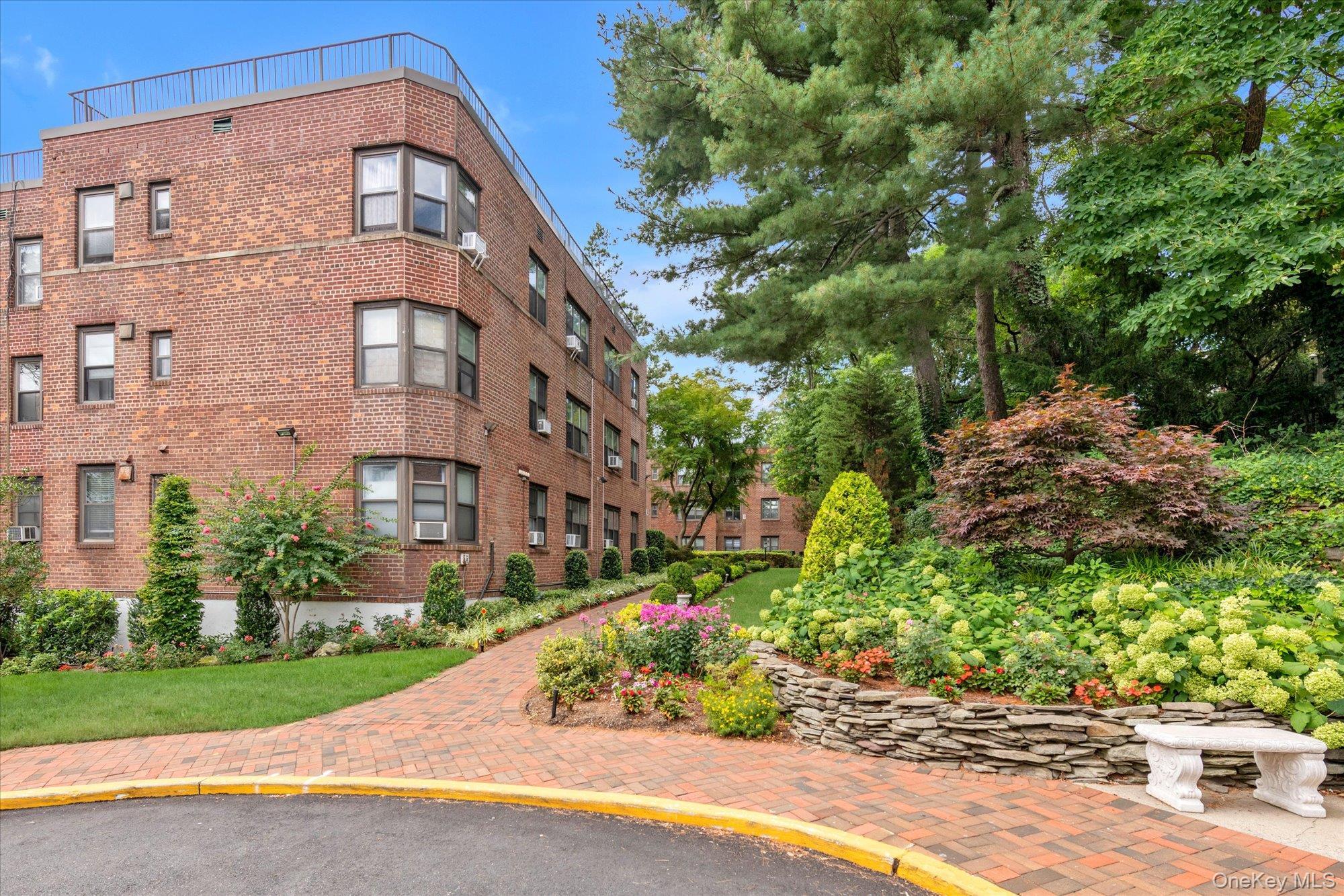 Coop Townhouse  Nassau County, NY 11021, MLS-963881-17