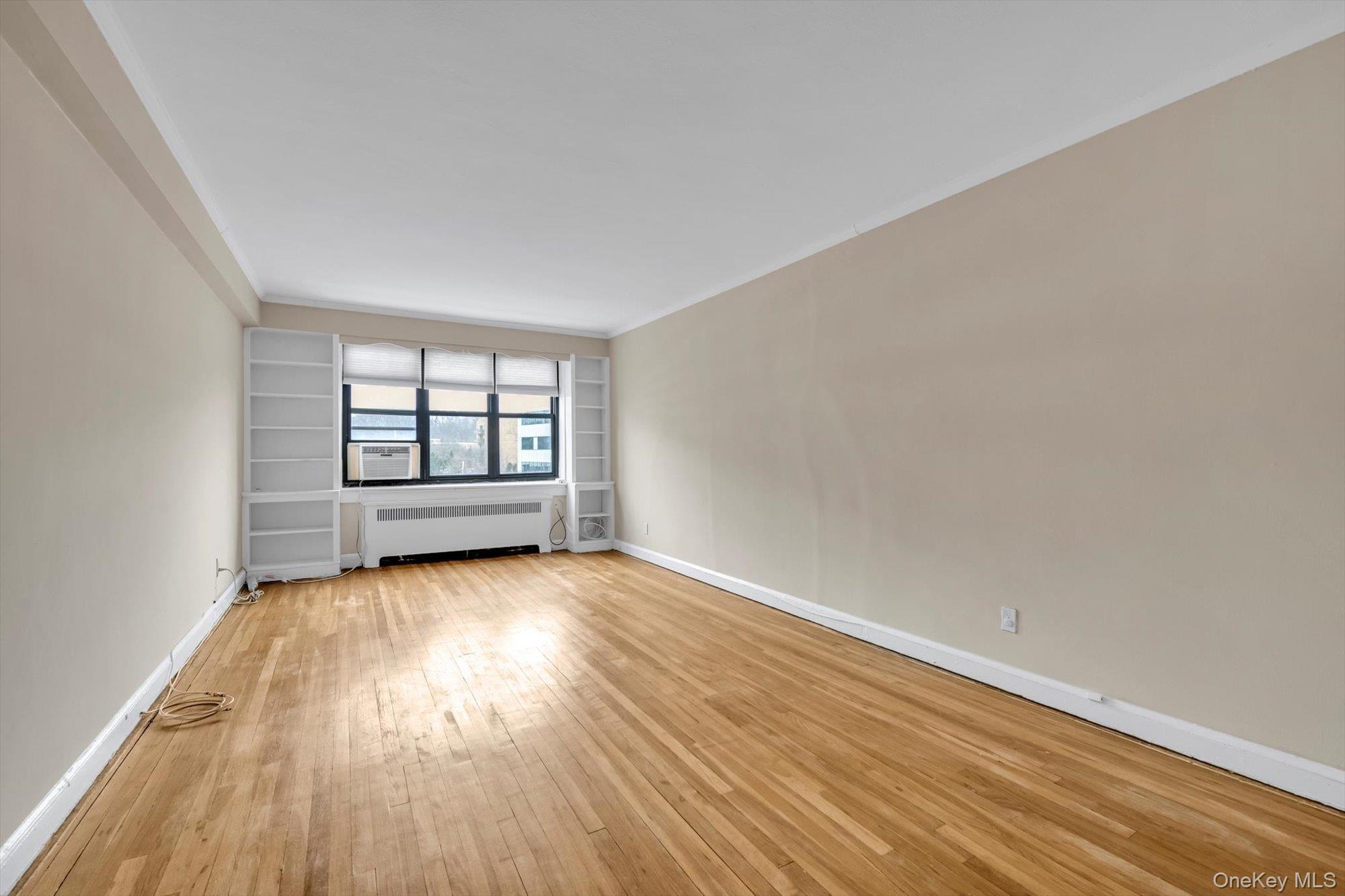 Coop Townhouse Nassau County, NY 11021, MLS-963881-2