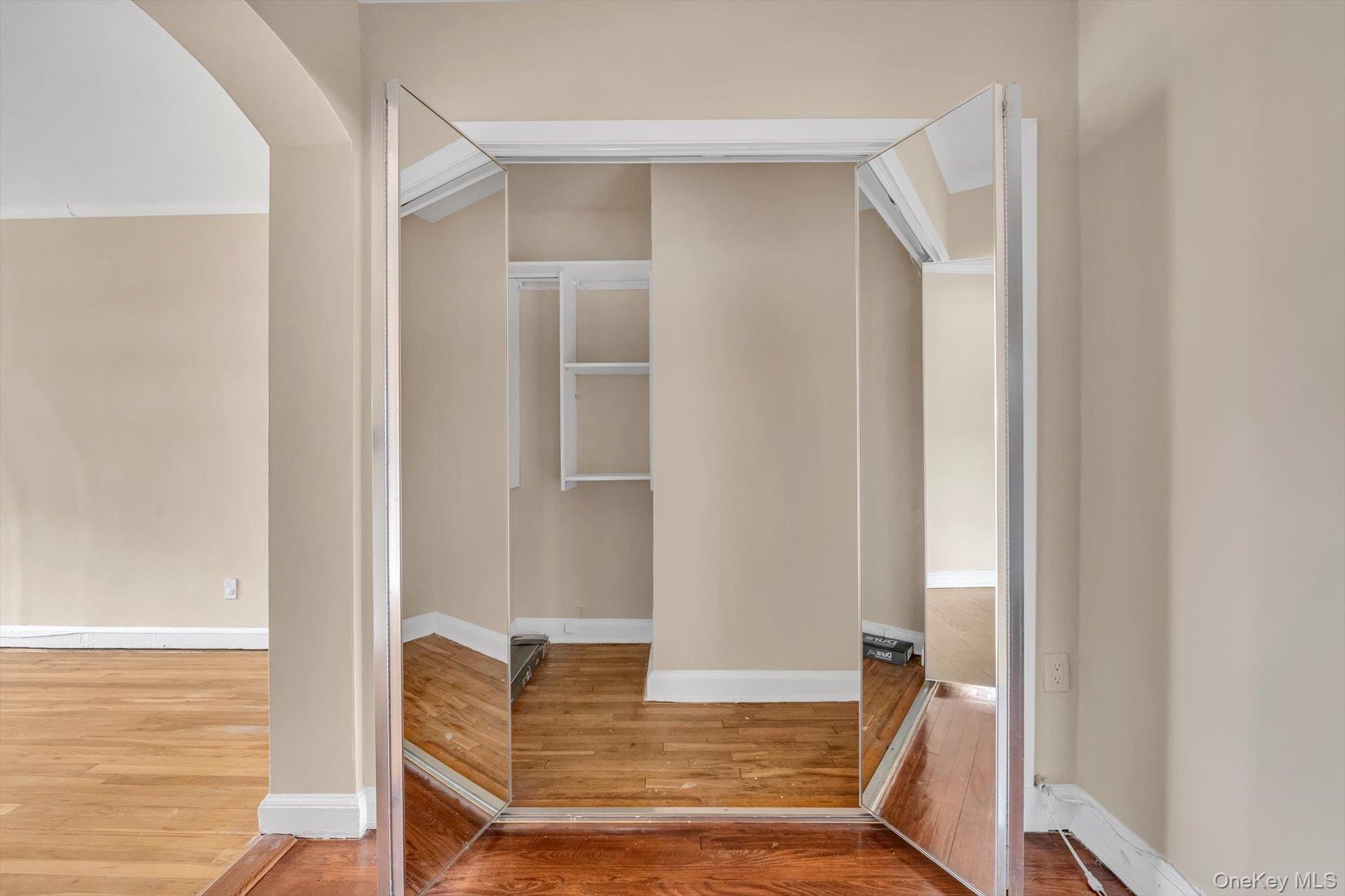 Coop Townhouse Nassau County, NY 11021, MLS-963881-6