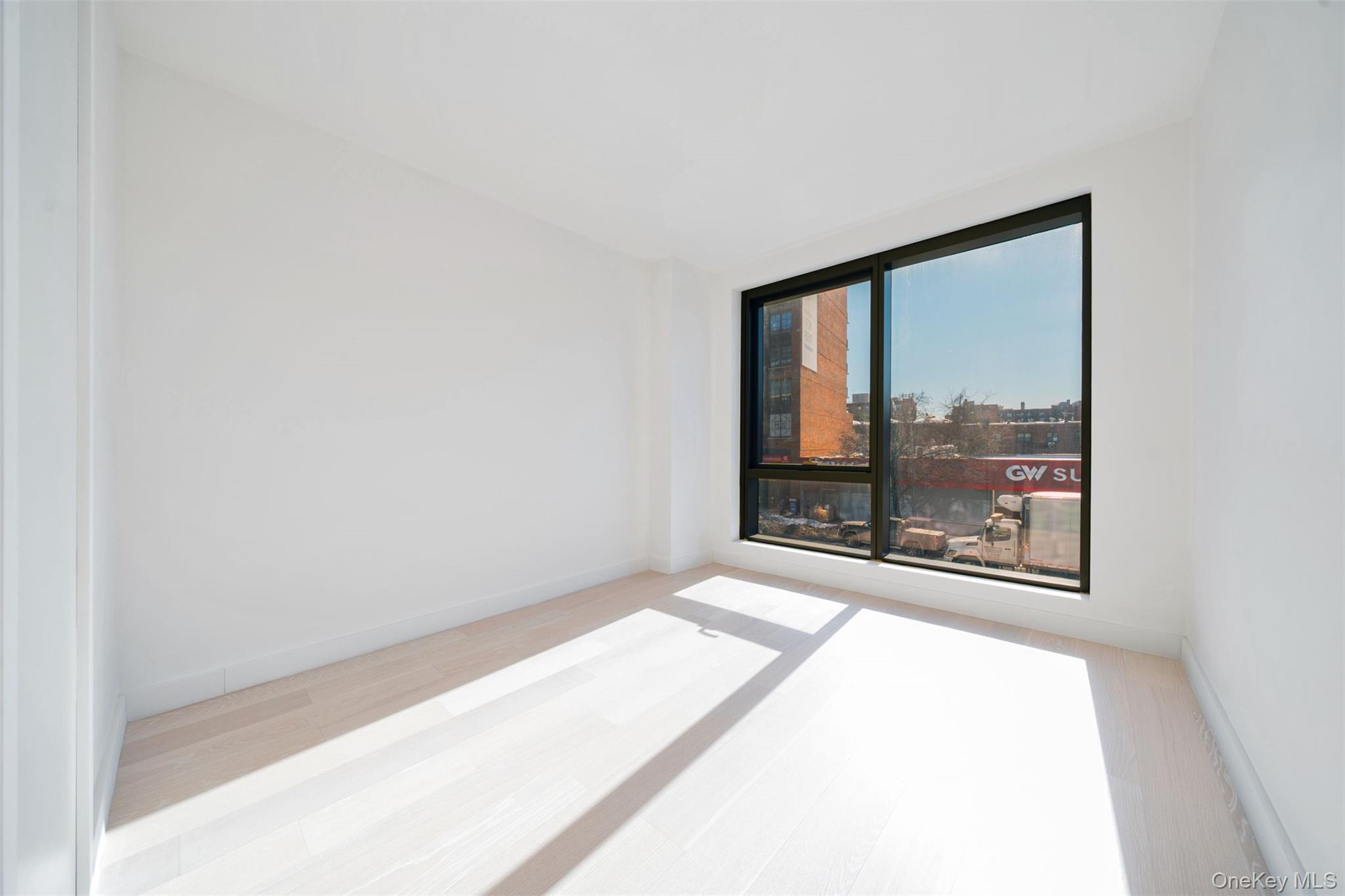 Condo Northern Blvd  Queens, NY 11354, MLS-963882-6