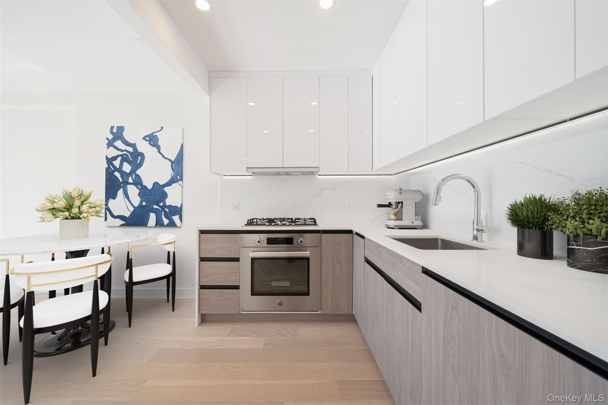 Condo Northern Blvd  Queens, NY 11354, MLS-963882-9