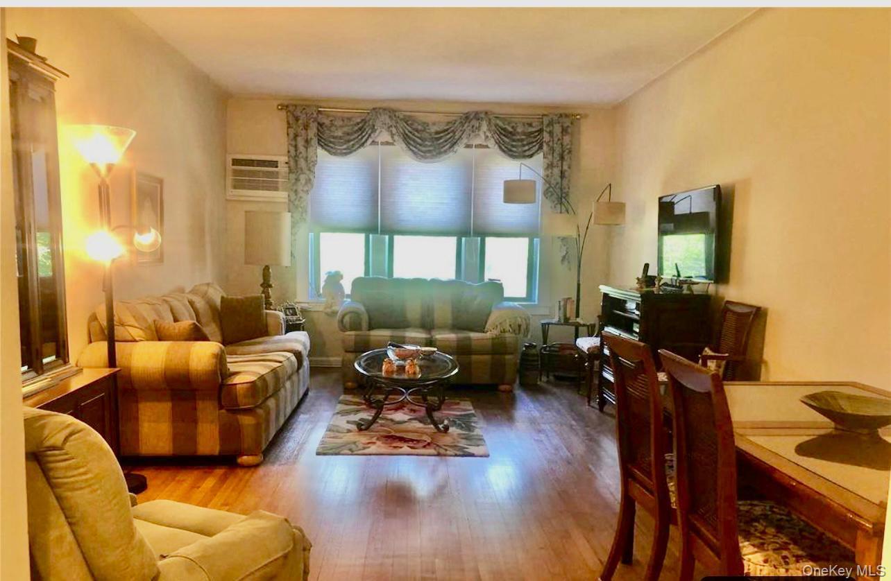 Coop Woodmere  Nassau County, NY 11598, MLS-963927-7