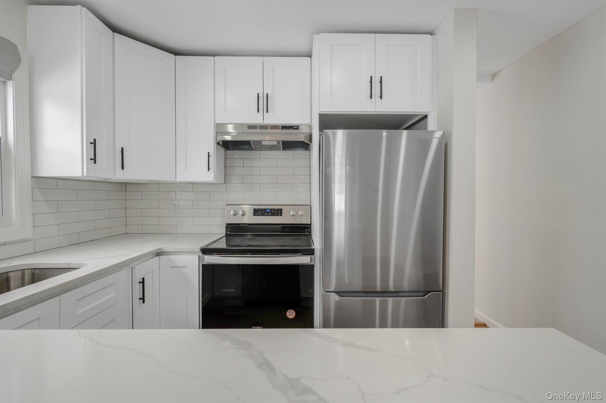 Single Family Westchester  Suffolk County, NY 11704, MLS-963964-11