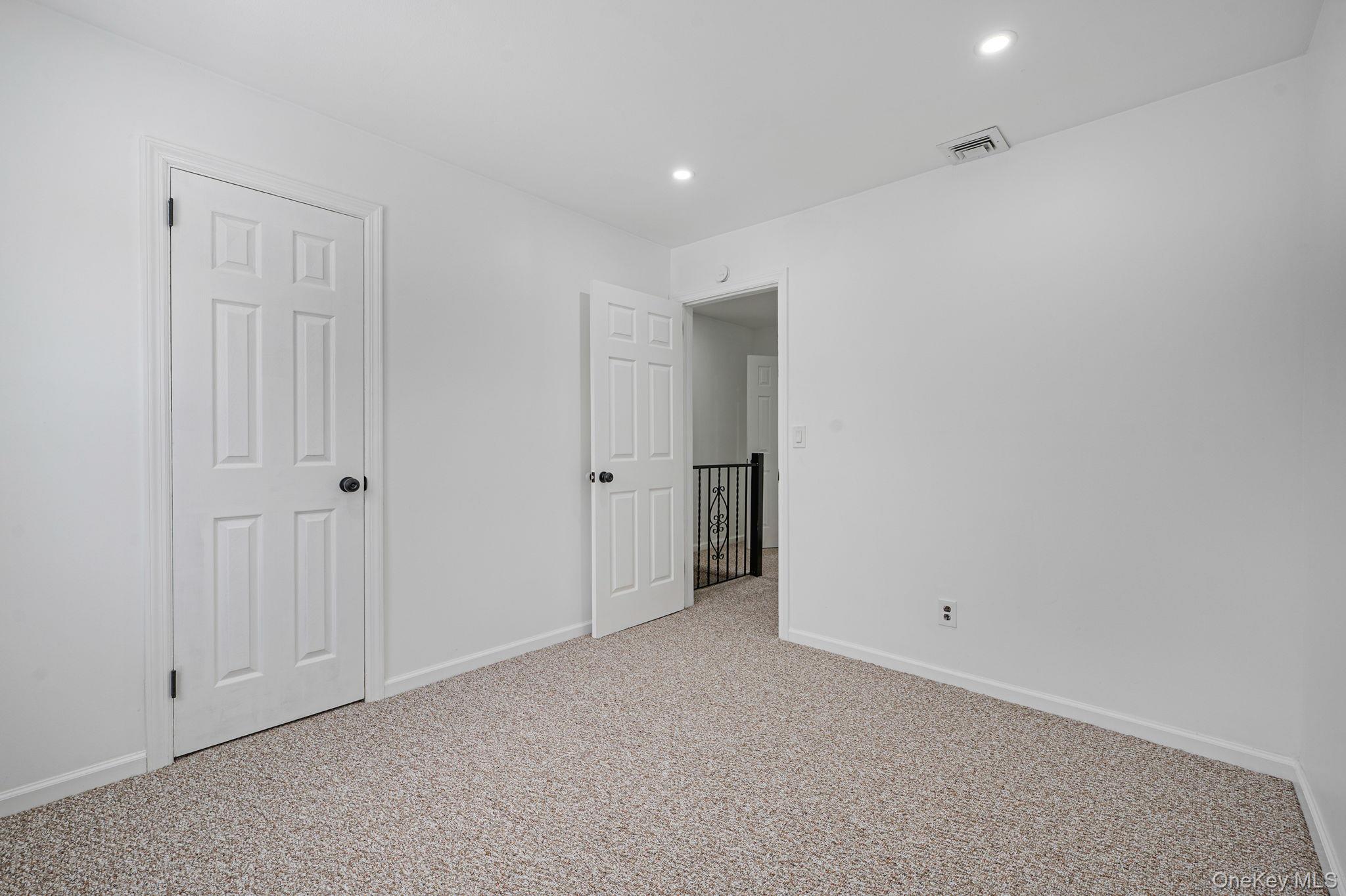 Single Family Westchester  Suffolk County, NY 11704, MLS-963964-24