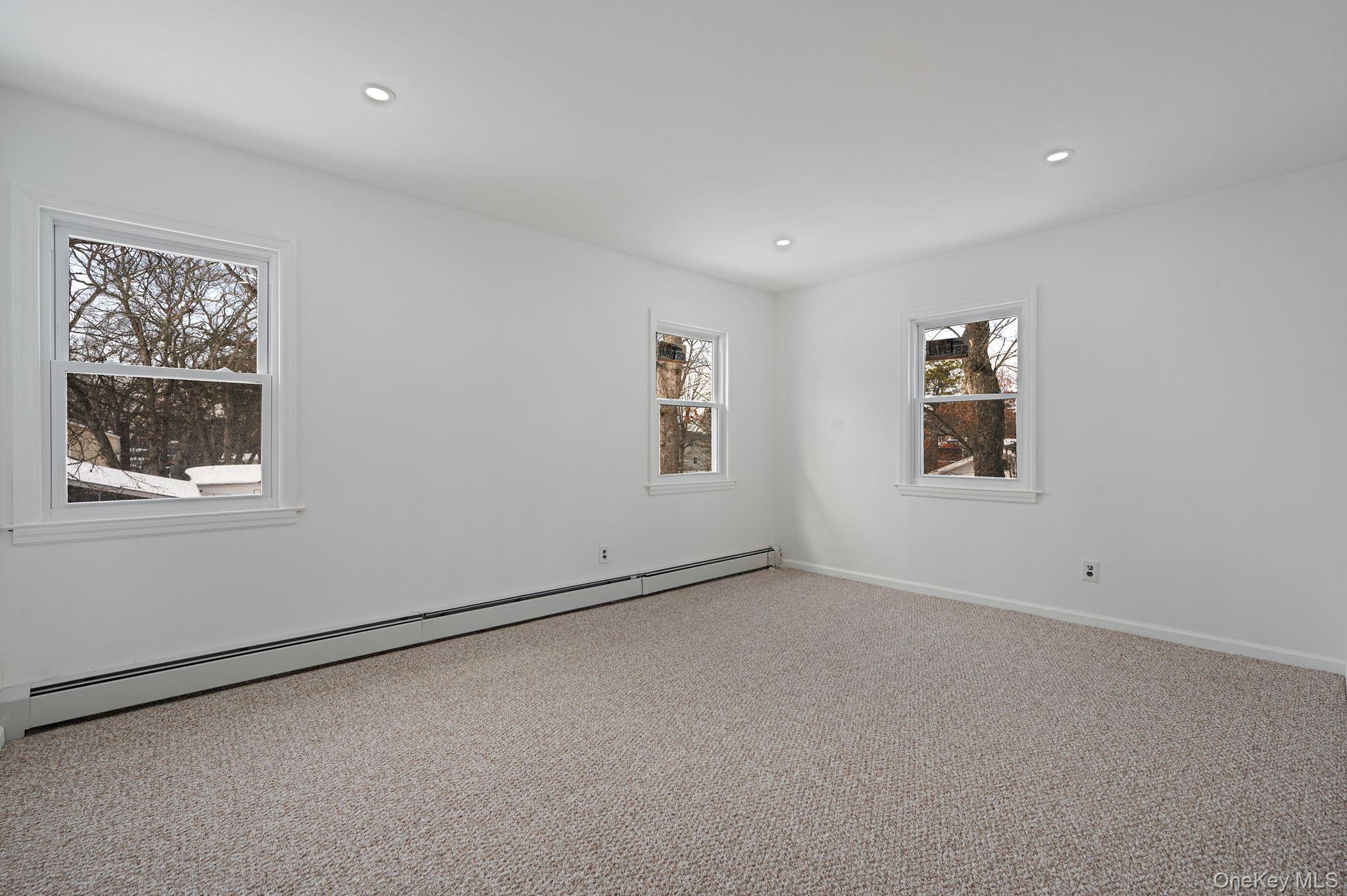 Single Family Westchester  Suffolk County, NY 11704, MLS-963964-25