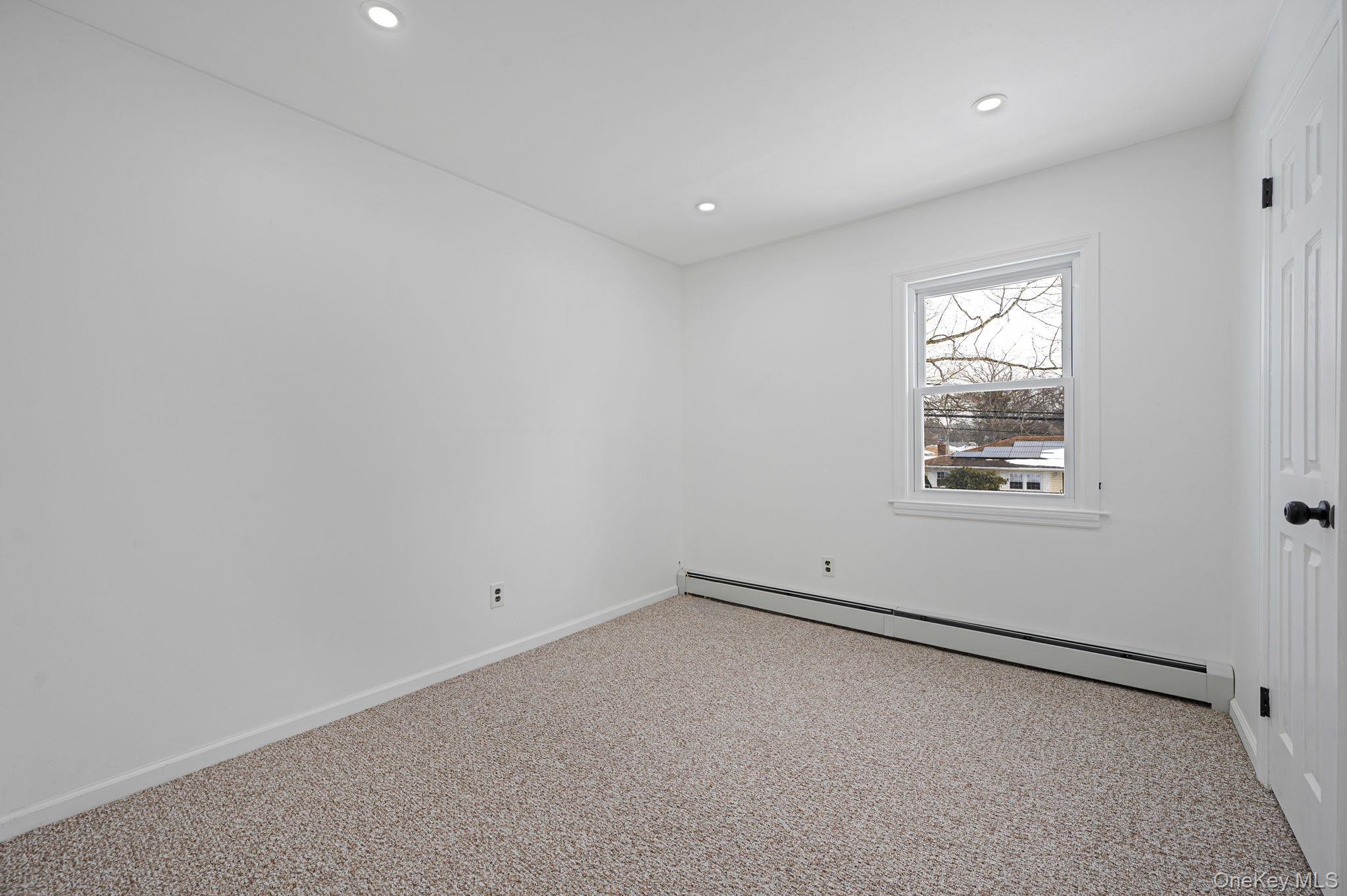 Single Family Westchester  Suffolk County, NY 11704, MLS-963964-26