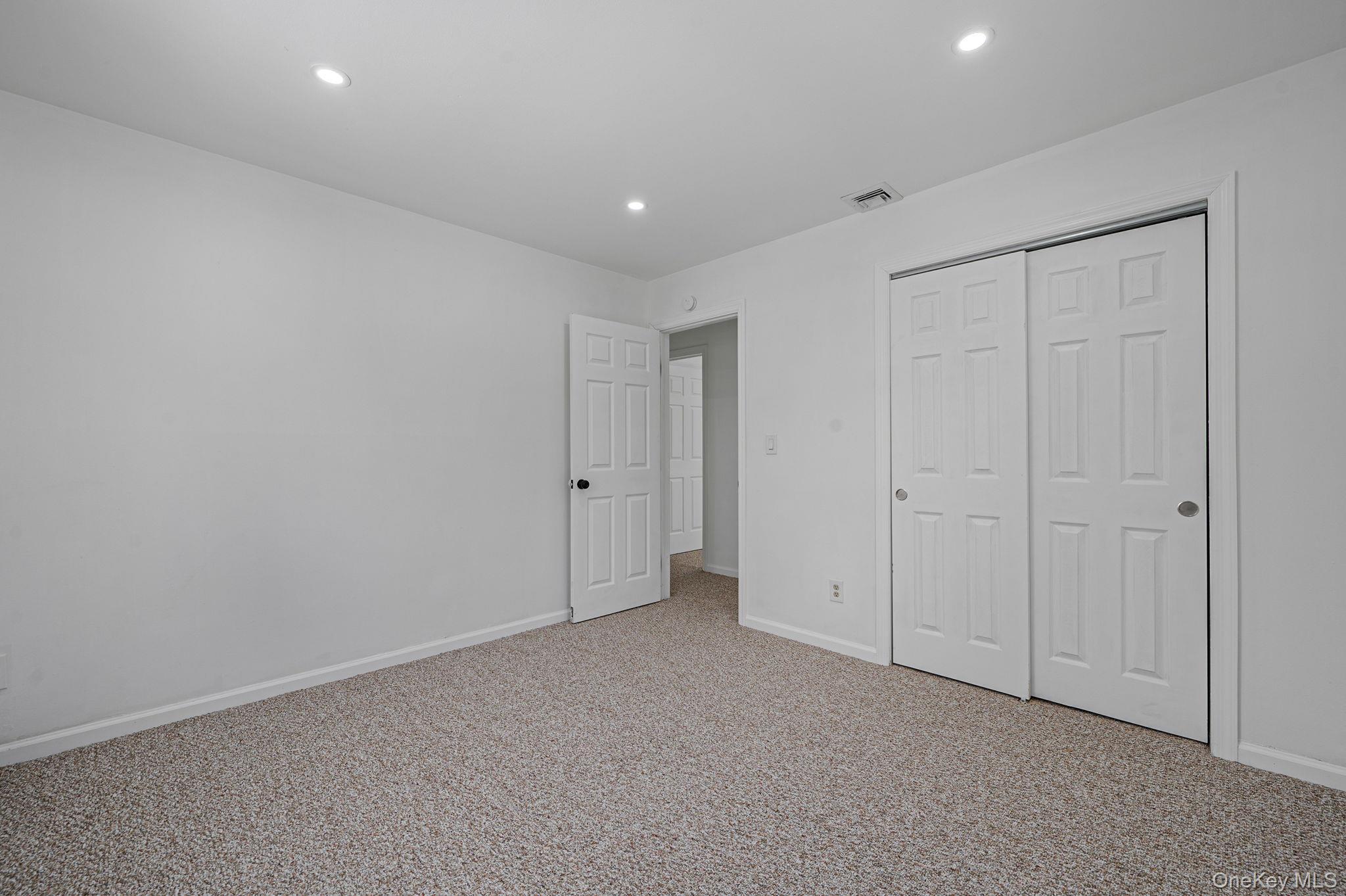 Single Family Westchester  Suffolk County, NY 11704, MLS-963964-30