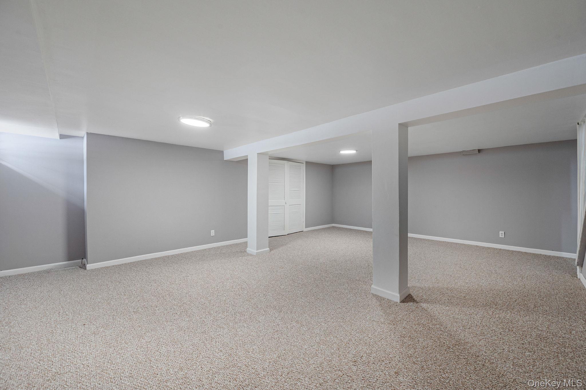 Single Family Westchester  Suffolk County, NY 11704, MLS-963964-34