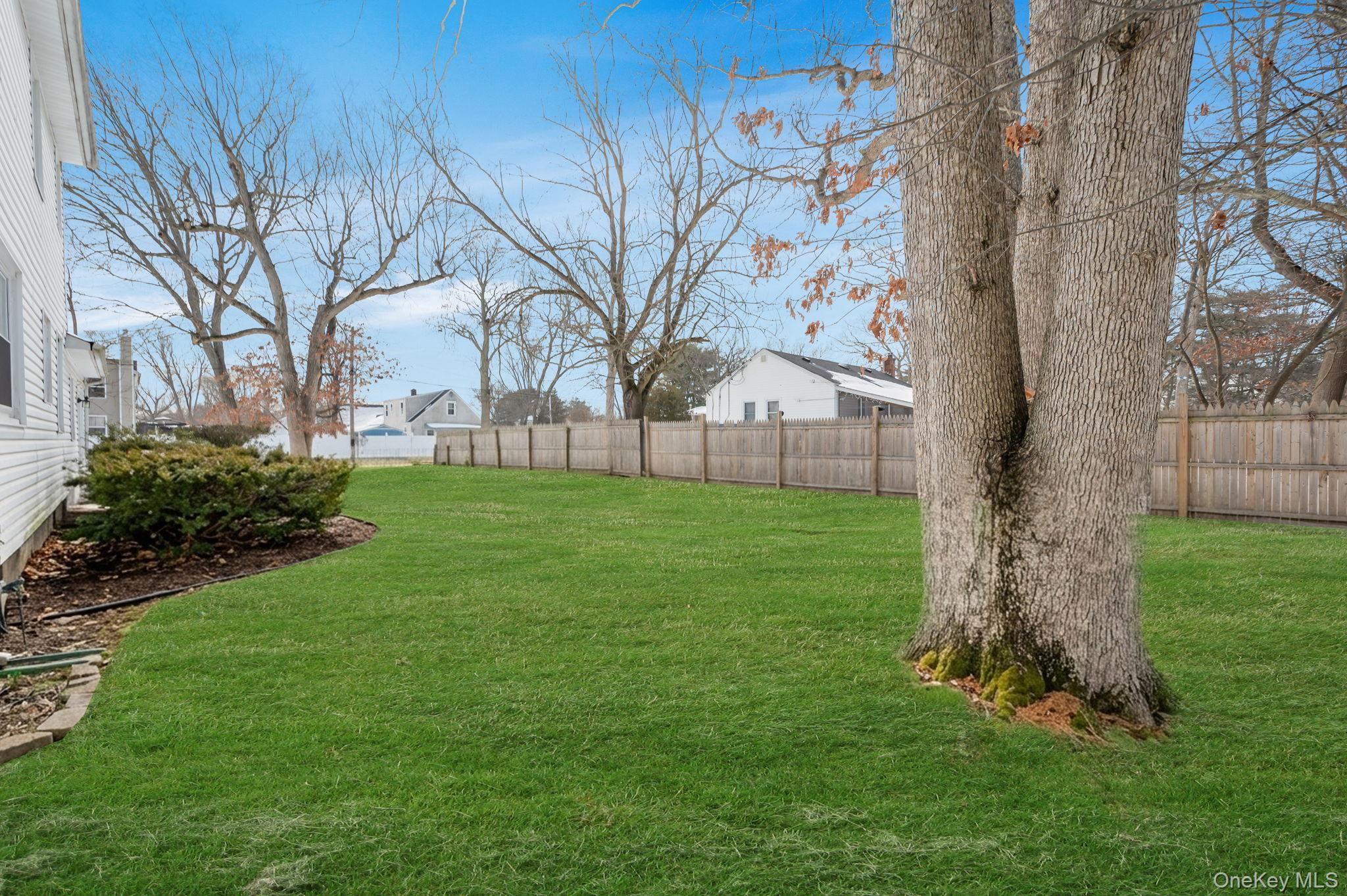 Single Family Westchester  Suffolk County, NY 11704, MLS-963964-38