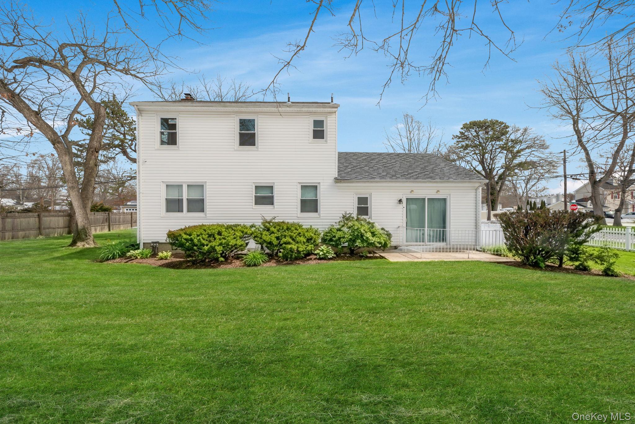 Single Family Westchester  Suffolk County, NY 11704, MLS-963964-41