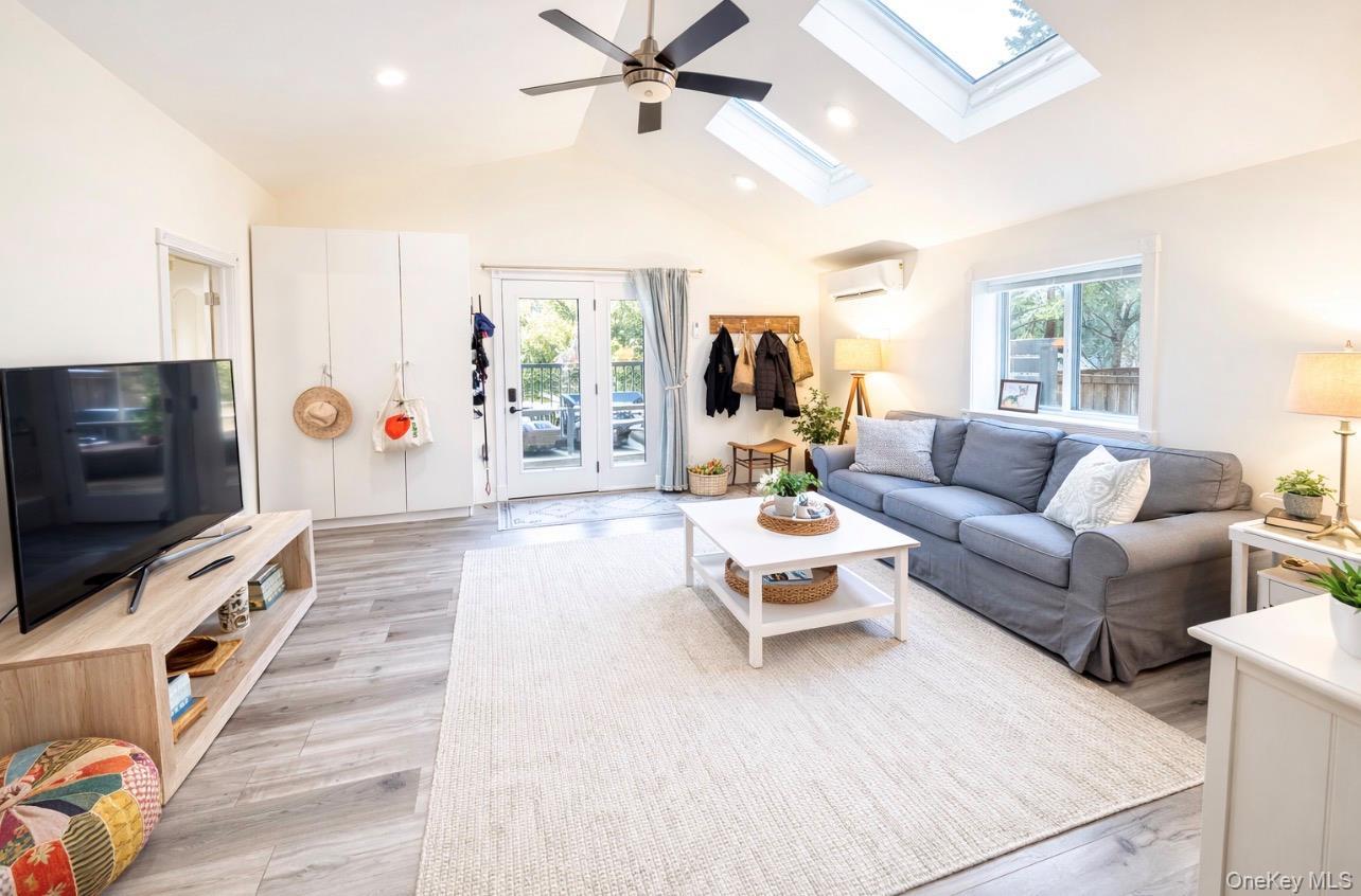 Single Family Anchor  Suffolk County, NY 11933, MLS-963965-10