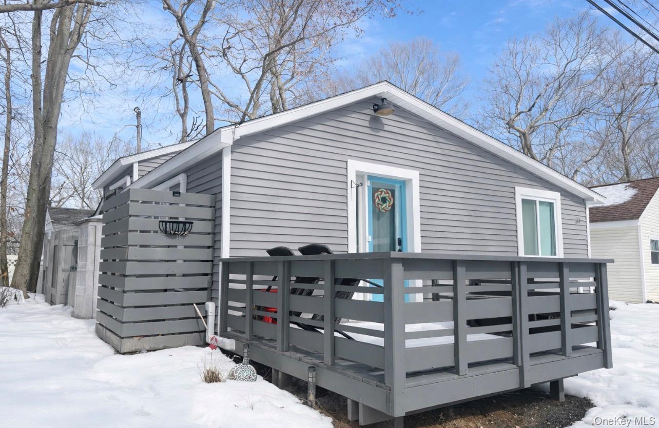 Single Family Anchor  Suffolk County, NY 11933, MLS-963965-2