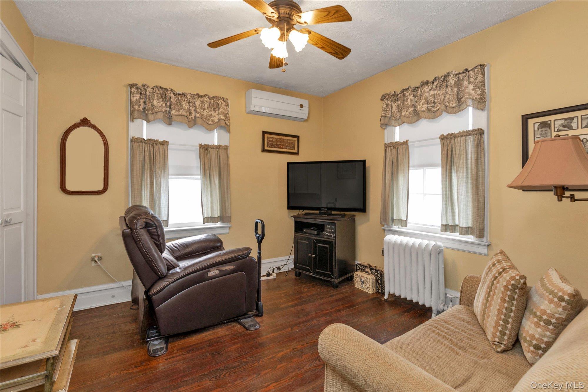 Single Family Everett  Nassau County, NY 11563, MLS-963977-11