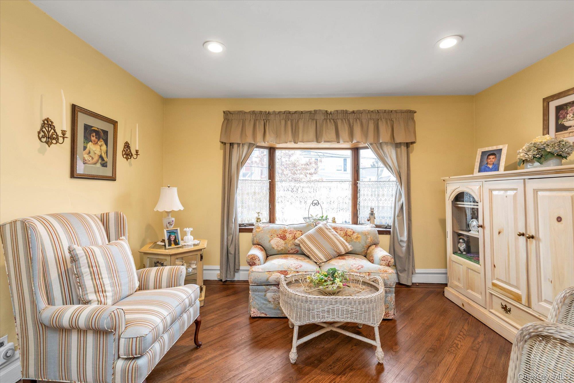 Single Family Everett  Nassau County, NY 11563, MLS-963977-4