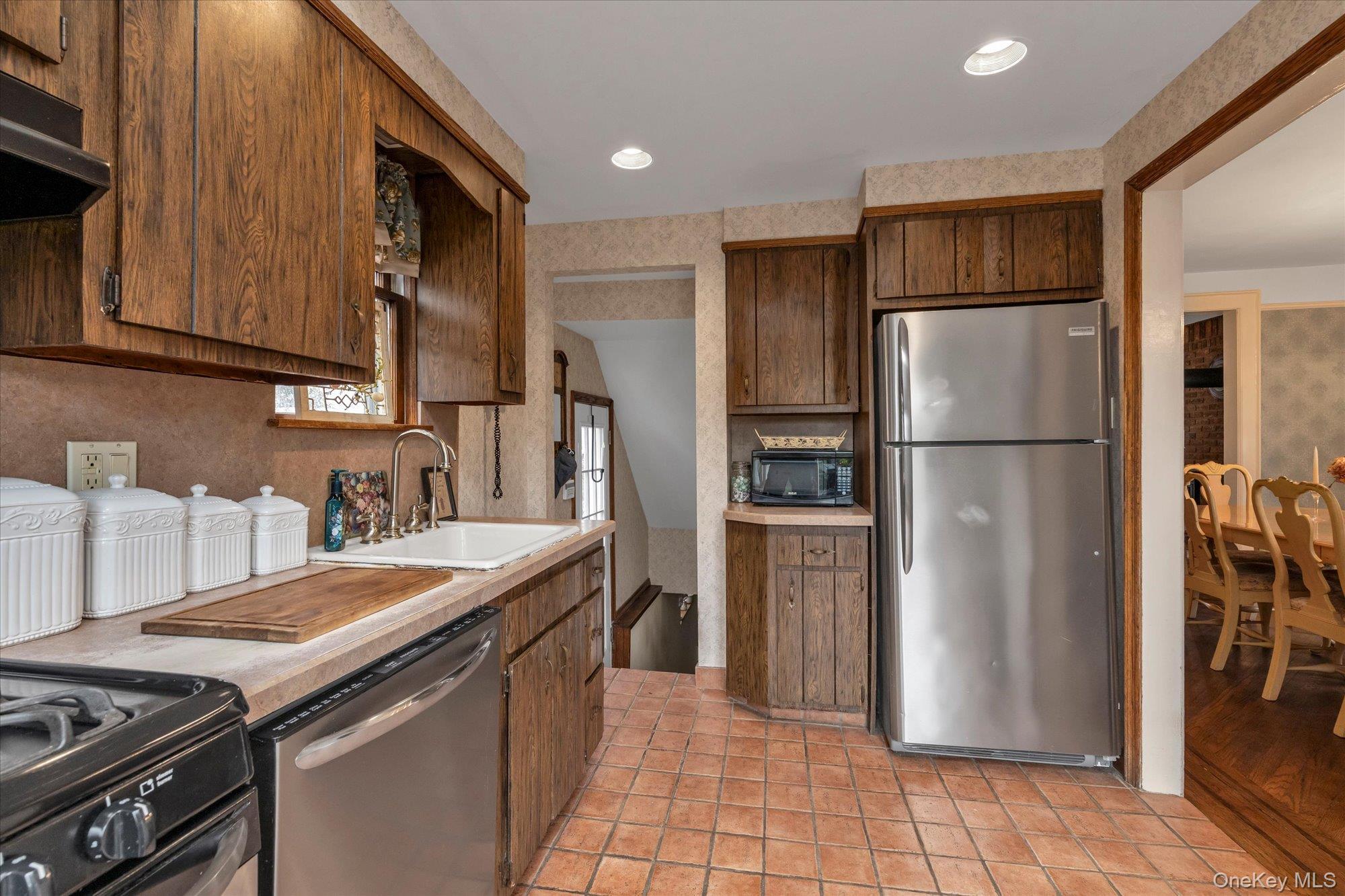 Single Family Everett  Nassau County, NY 11563, MLS-963977-9