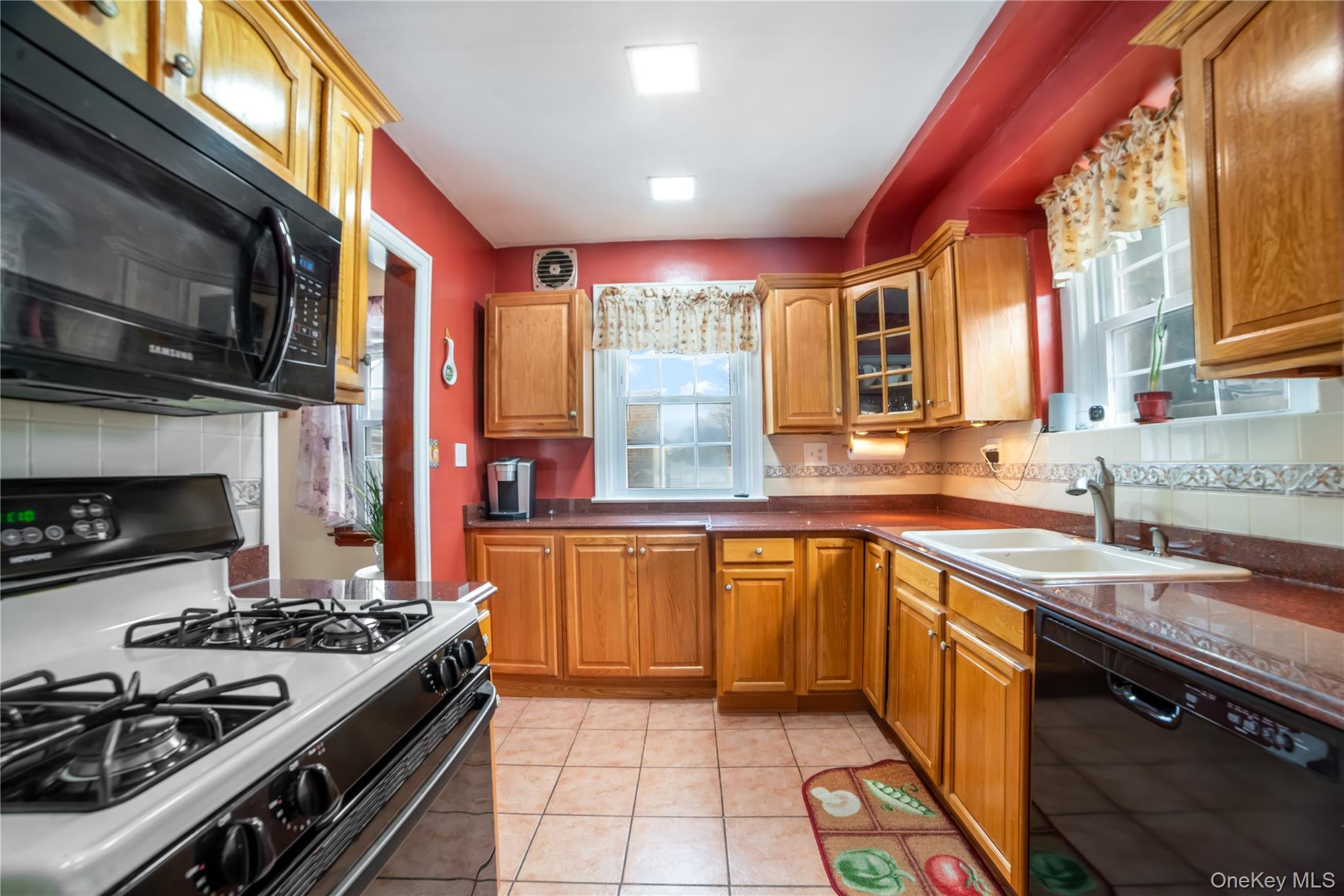 Single Family 87th  Queens, NY 11426, MLS-964011-10