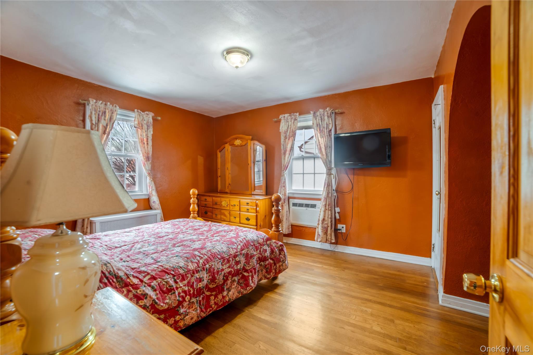 Single Family 87th  Queens, NY 11426, MLS-964011-13