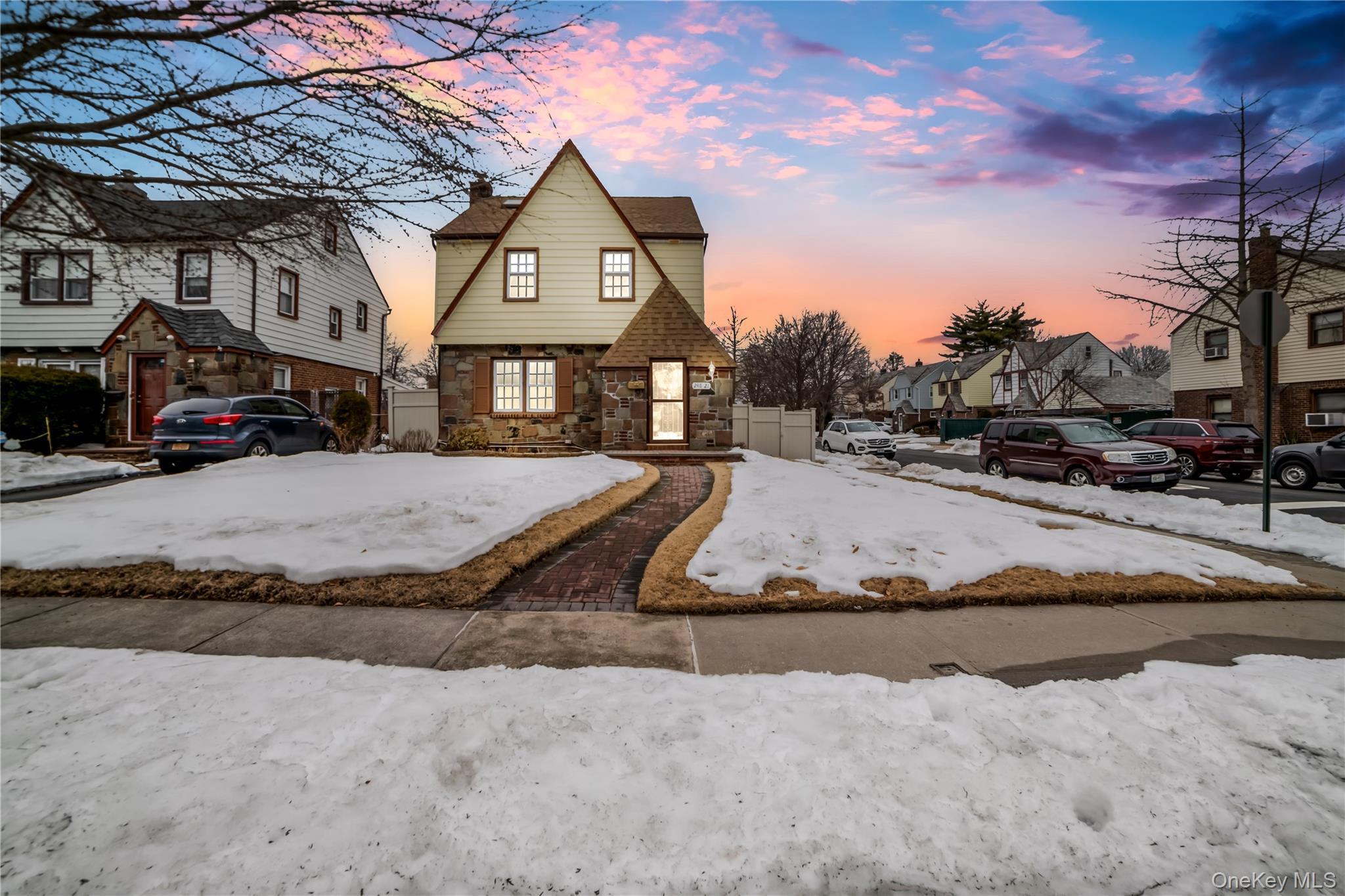 Single Family 87th  Queens, NY 11426, MLS-964011-26