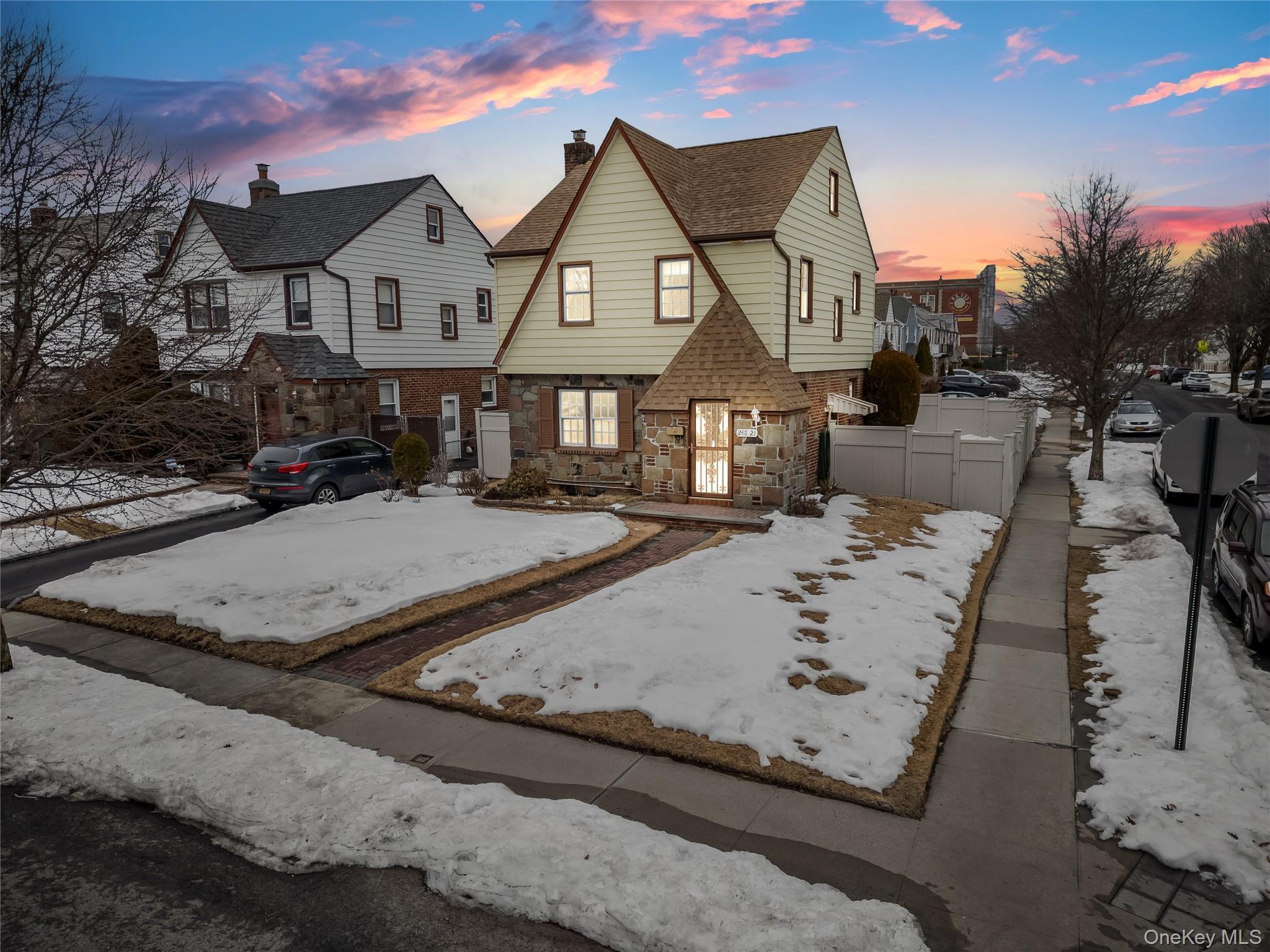 Single Family 87th  Queens, NY 11426, MLS-964011-27