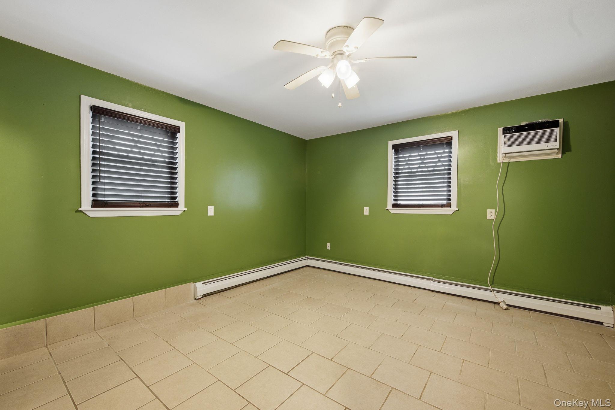 Single Family Edgewater  Suffolk County, NY 11951, MLS-964014-17