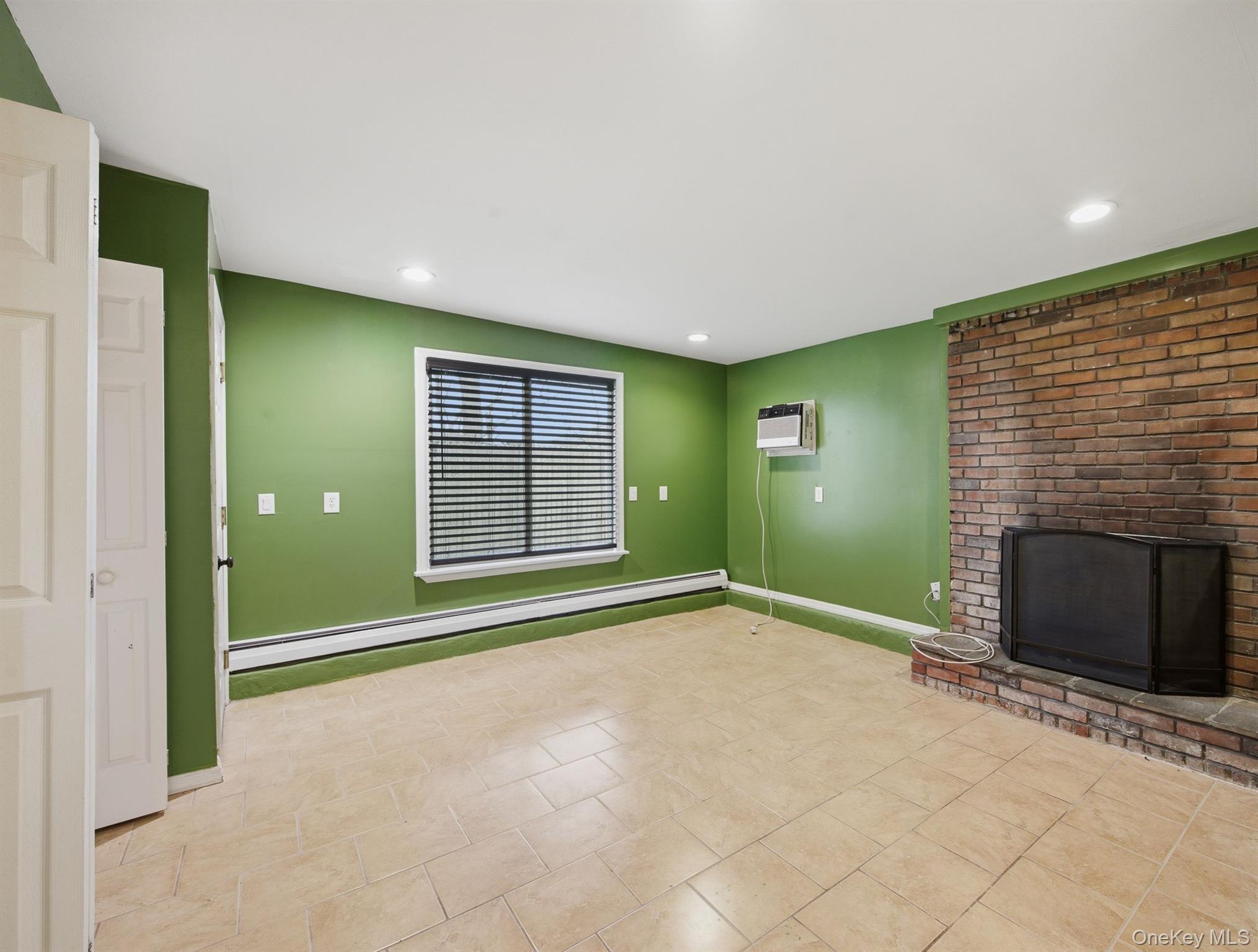 Single Family Edgewater  Suffolk County, NY 11951, MLS-964014-19