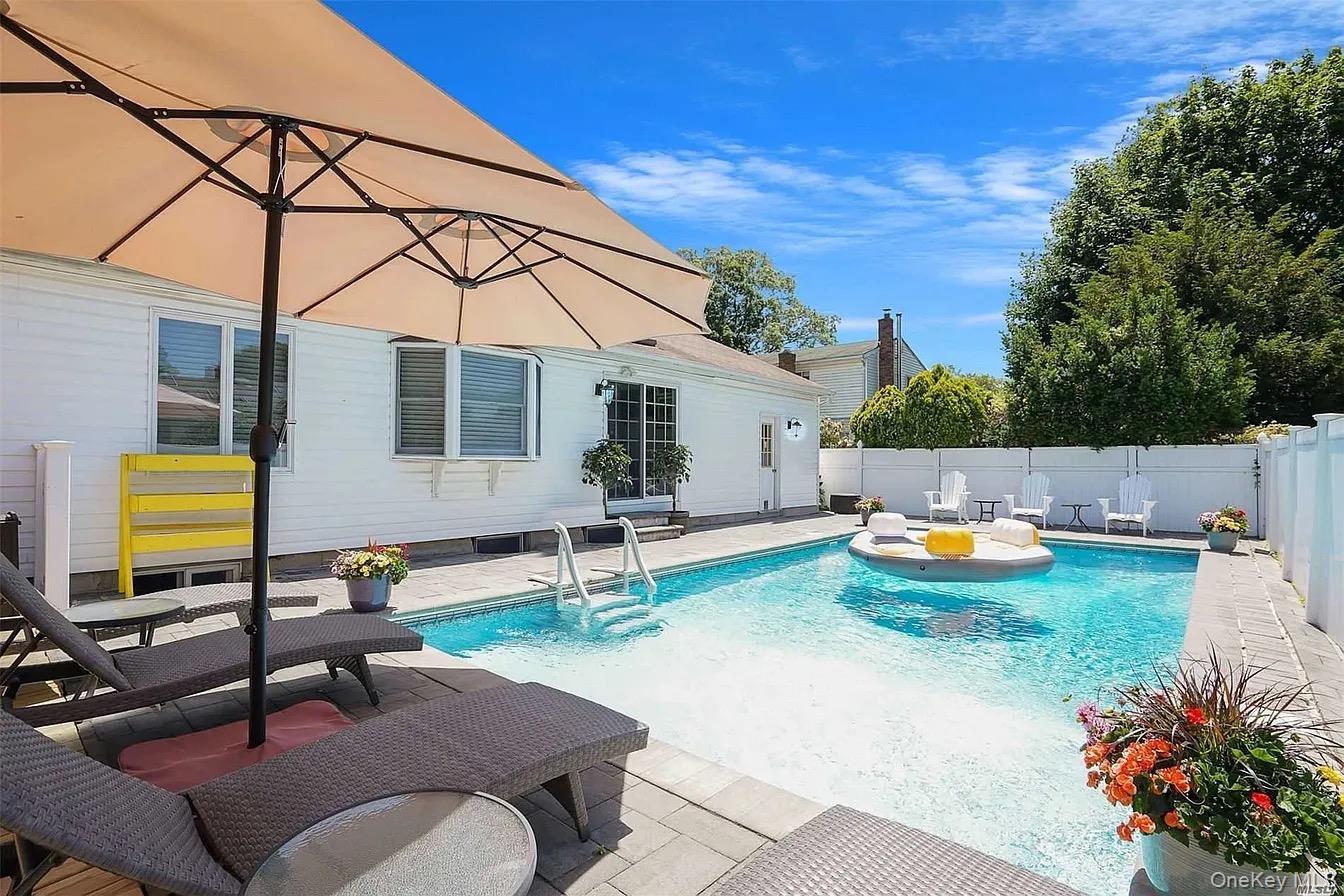 Single Family Hummel  Suffolk County, NY 11741, MLS-964031-26