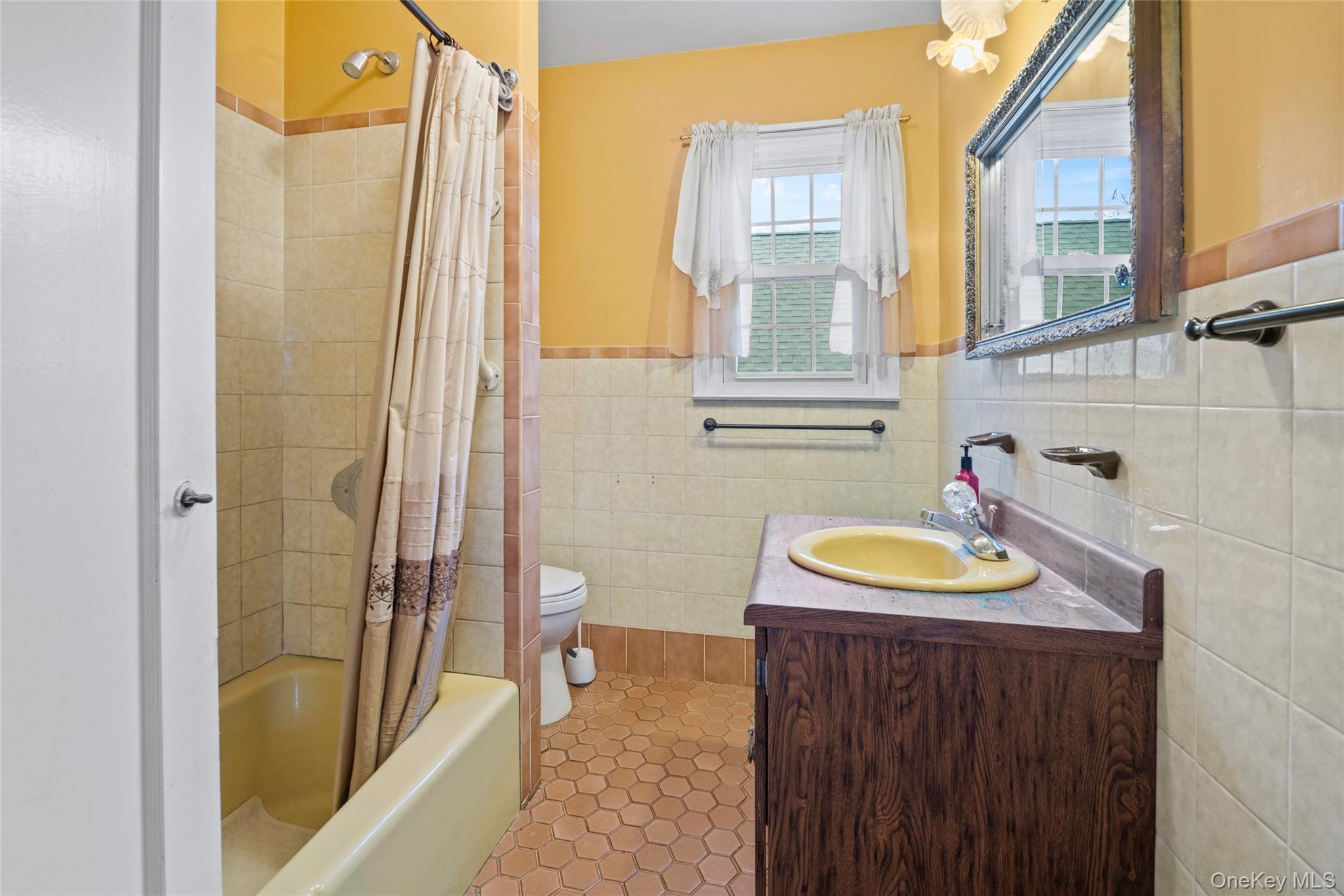 Single Family 231 Street  Queens, NY 11411, MLS-964051-26