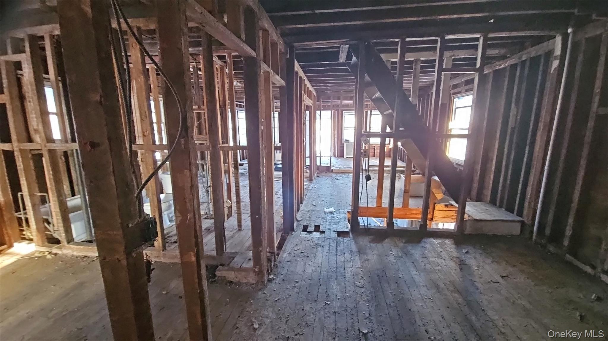 Single Family Gunther Bronx, NY 10469, MLS-964067-7