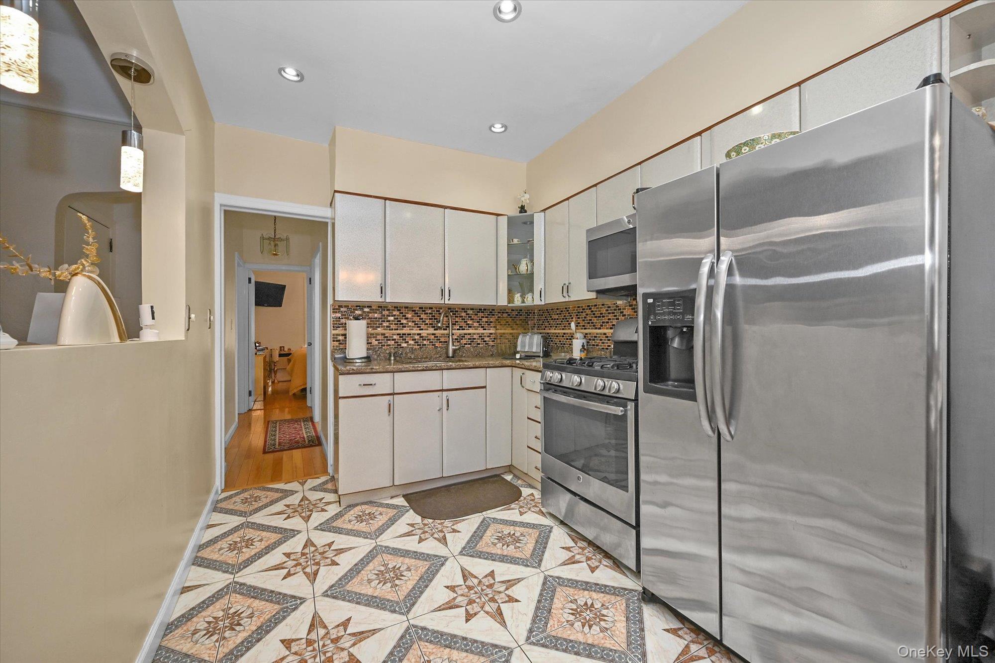 Single Family Kneeland  Queens, NY 11373, MLS-964068-7