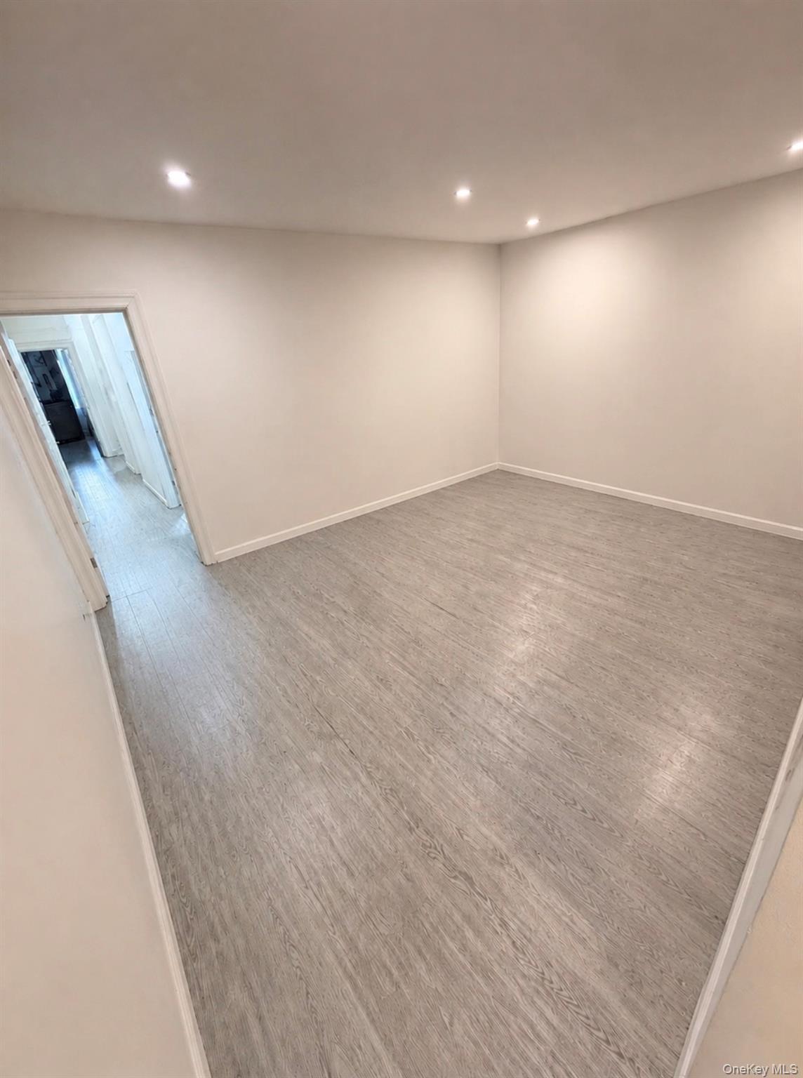 Single Family Noble Avenue Bronx, NY 10472, MLS-964086-2
