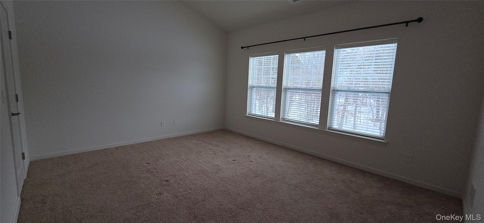 Condo Greentree  Suffolk County, NY 11967, MLS-964099-16