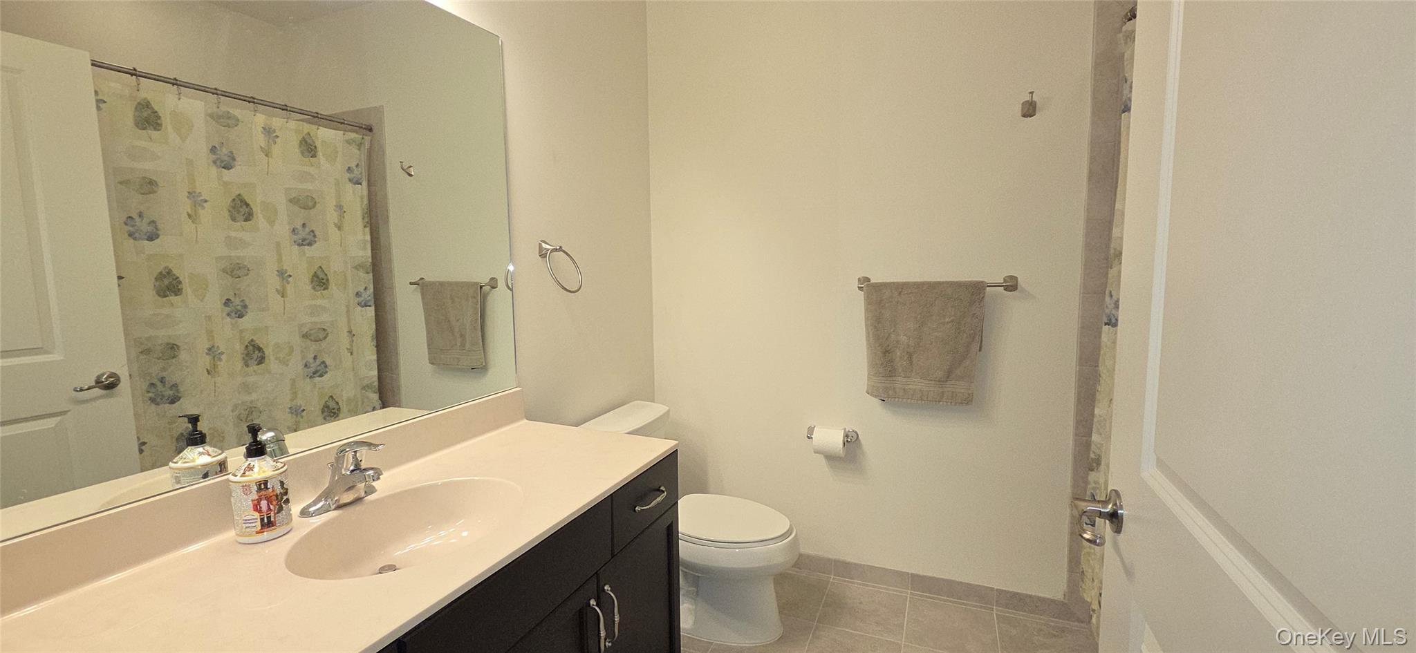 Condo Greentree  Suffolk County, NY 11967, MLS-964099-19