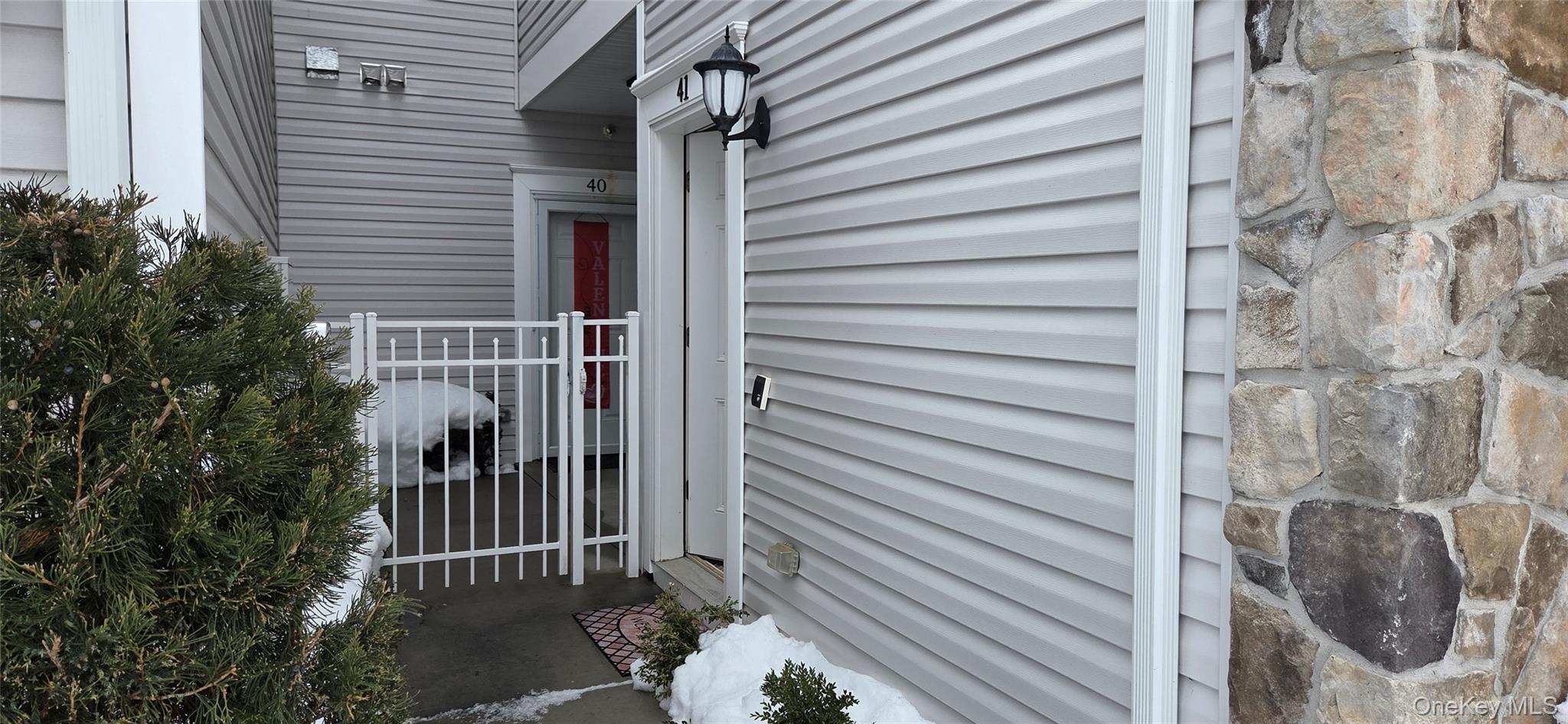 Condo Greentree  Suffolk County, NY 11967, MLS-964099-2