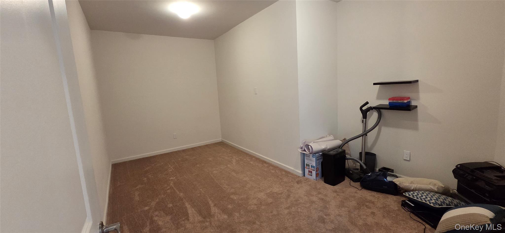 Condo Greentree  Suffolk County, NY 11967, MLS-964099-22