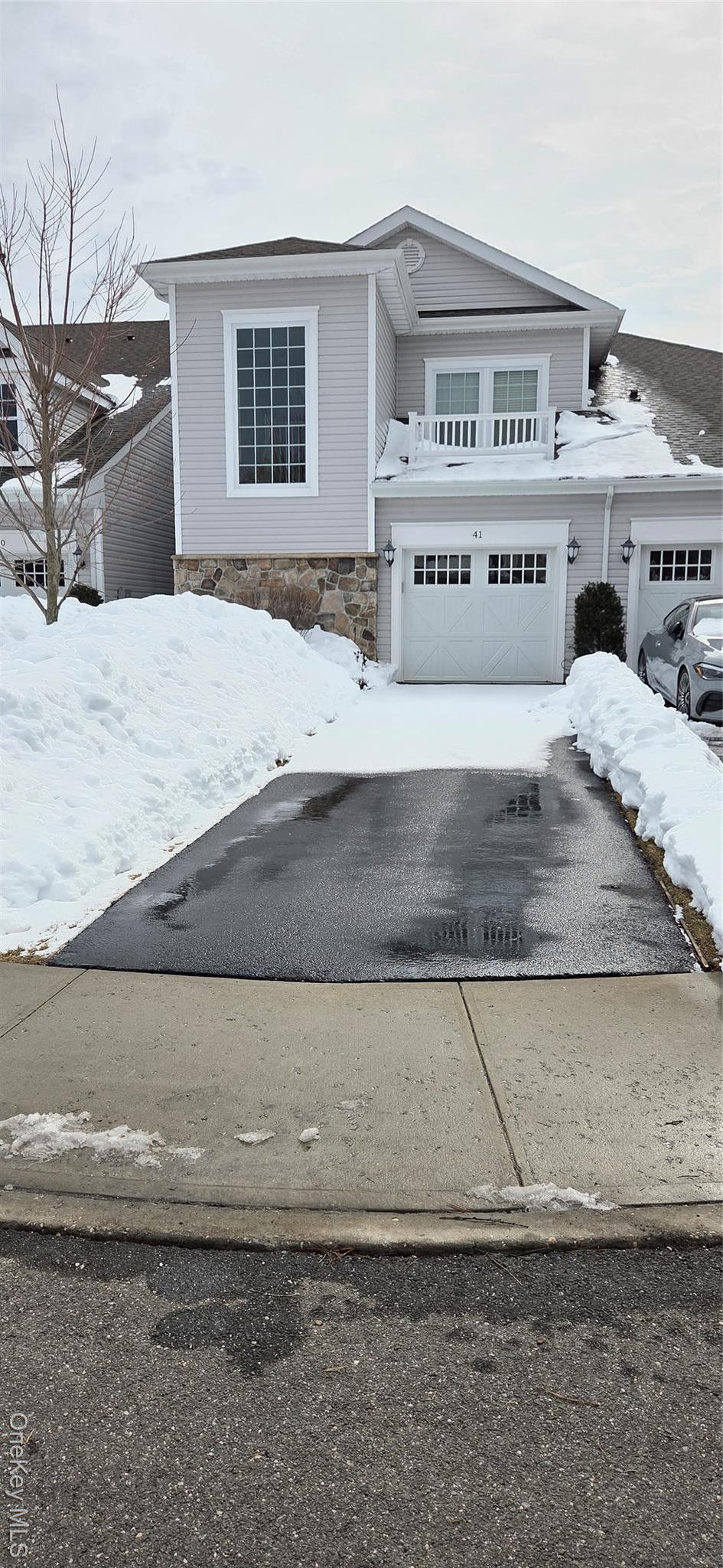 Condo Greentree  Suffolk County, NY 11967, MLS-964099-23