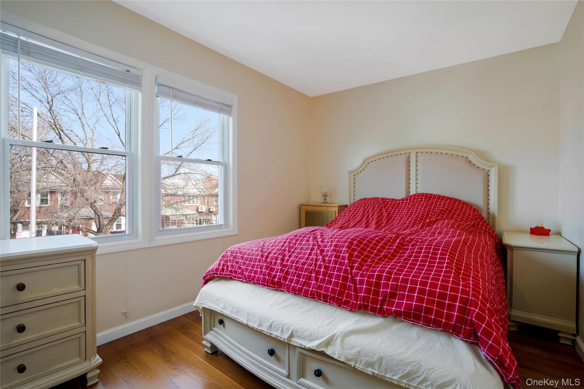 Single Family Hoover  Queens, NY 11435, MLS-964116-7