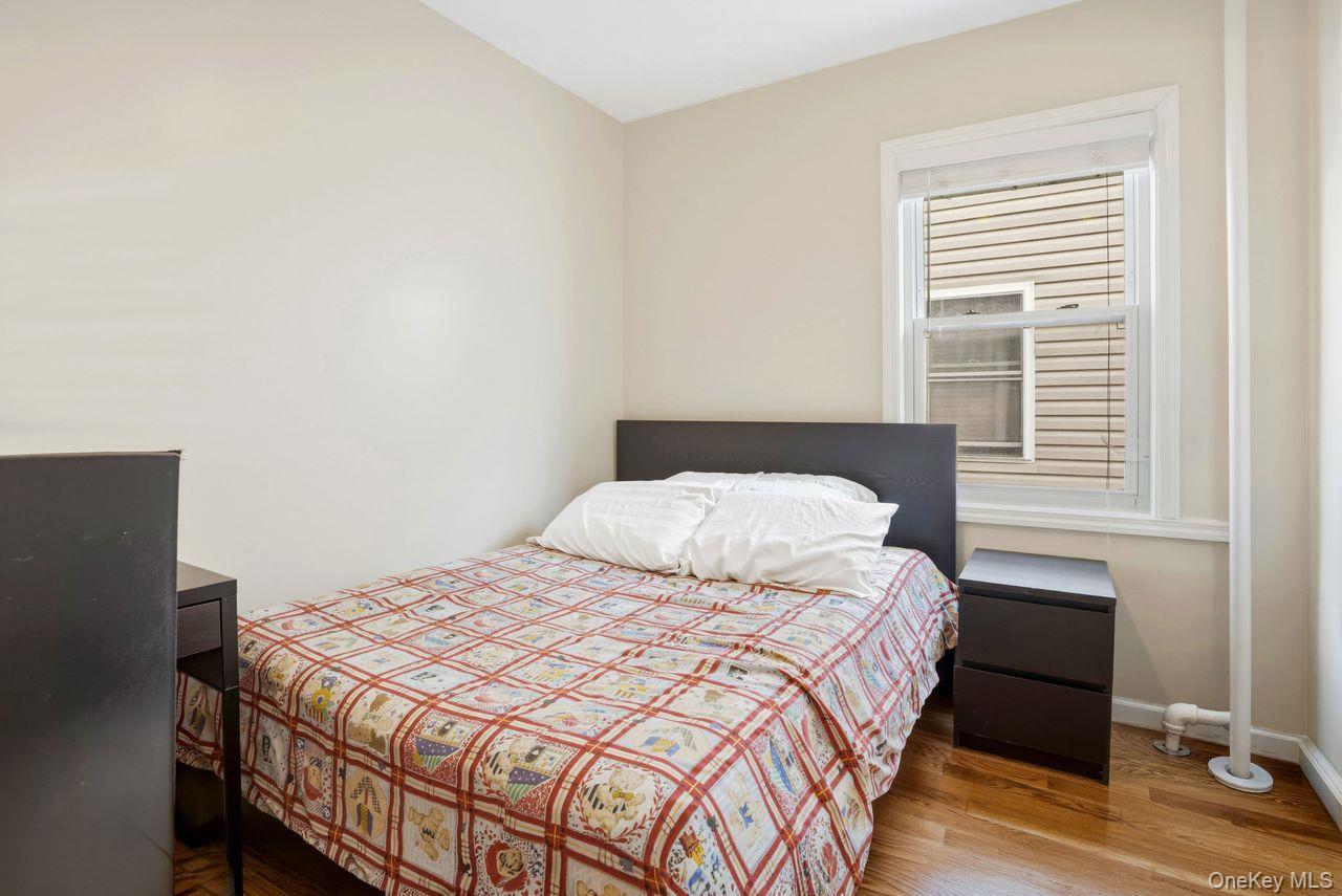 Single Family Hoover  Queens, NY 11435, MLS-964116-8