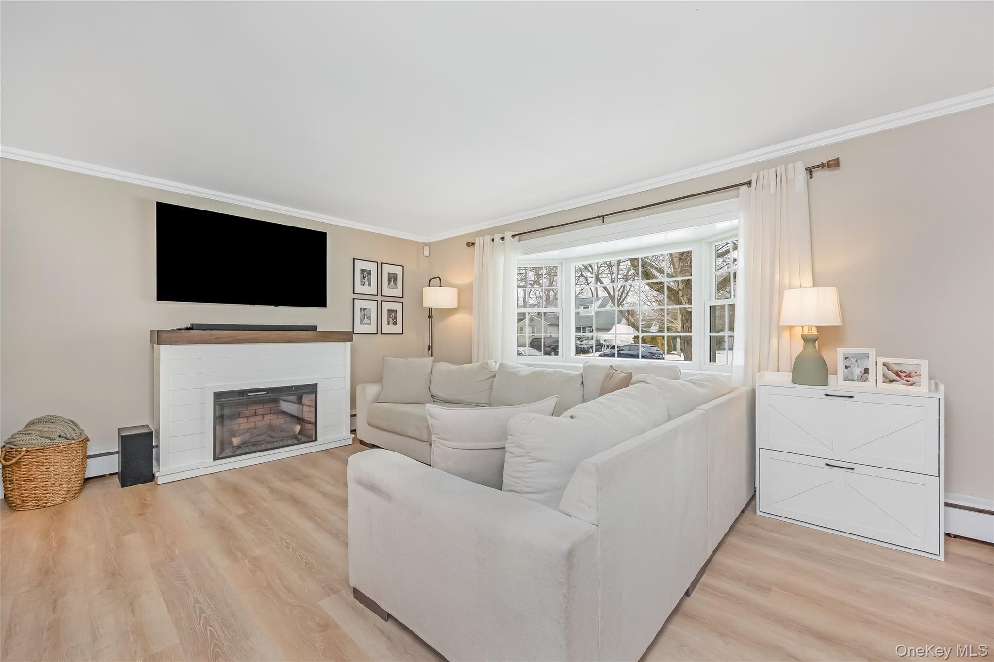 Single Family Renee  Suffolk County, NY 11705, MLS-964164-4