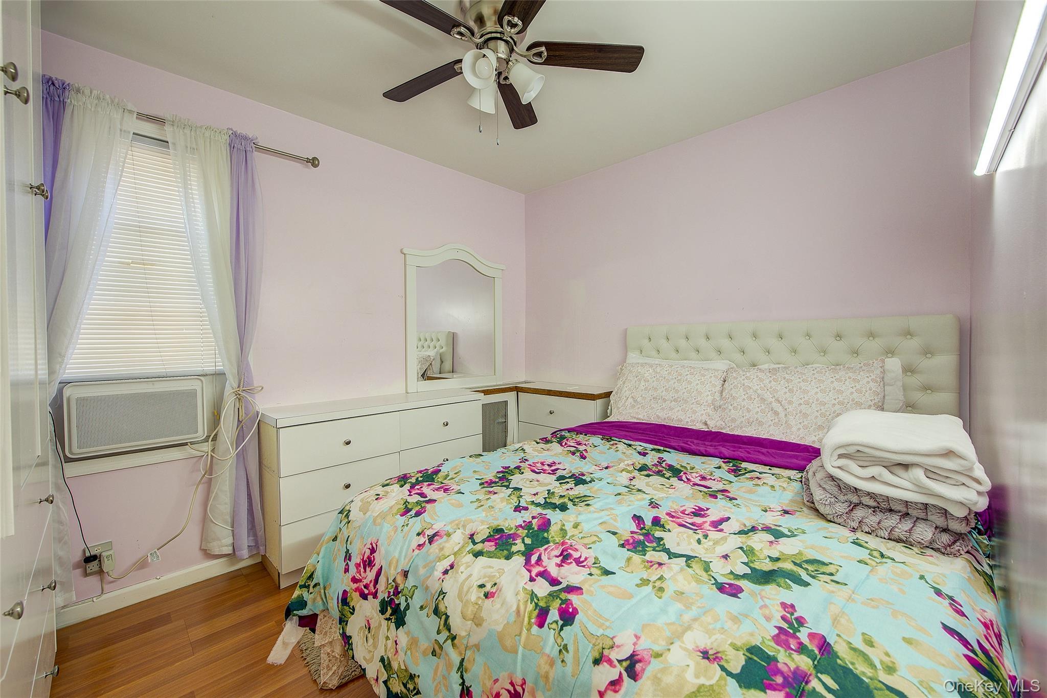 Single Family 201 St  Queens, NY 11423, MLS-964165-15