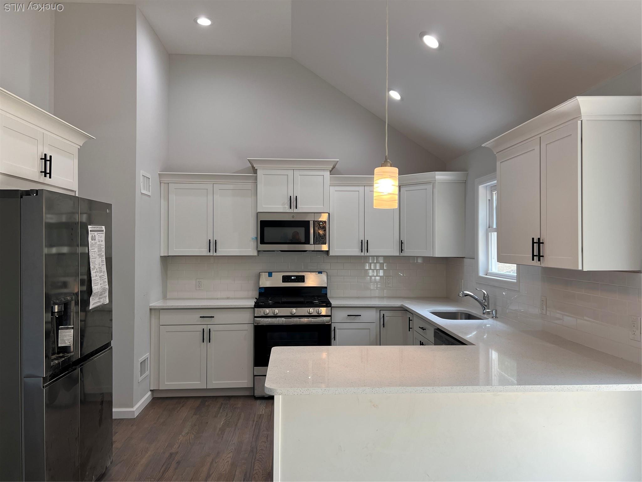 Single Family Aspen Suffolk County, NY 11951, MLS-964179-8