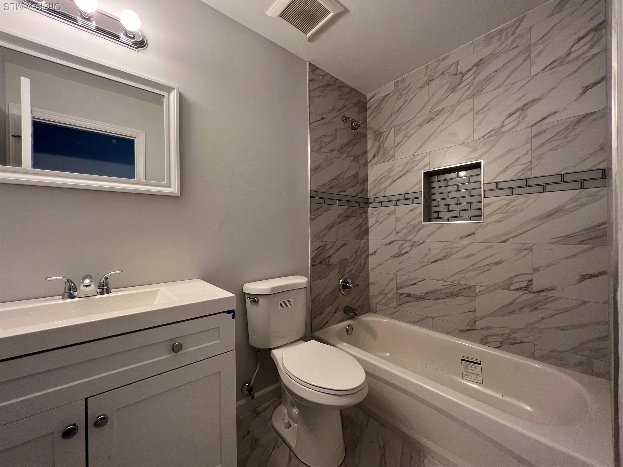 Single Family Aspen Suffolk County, NY 11951, MLS-964179-9