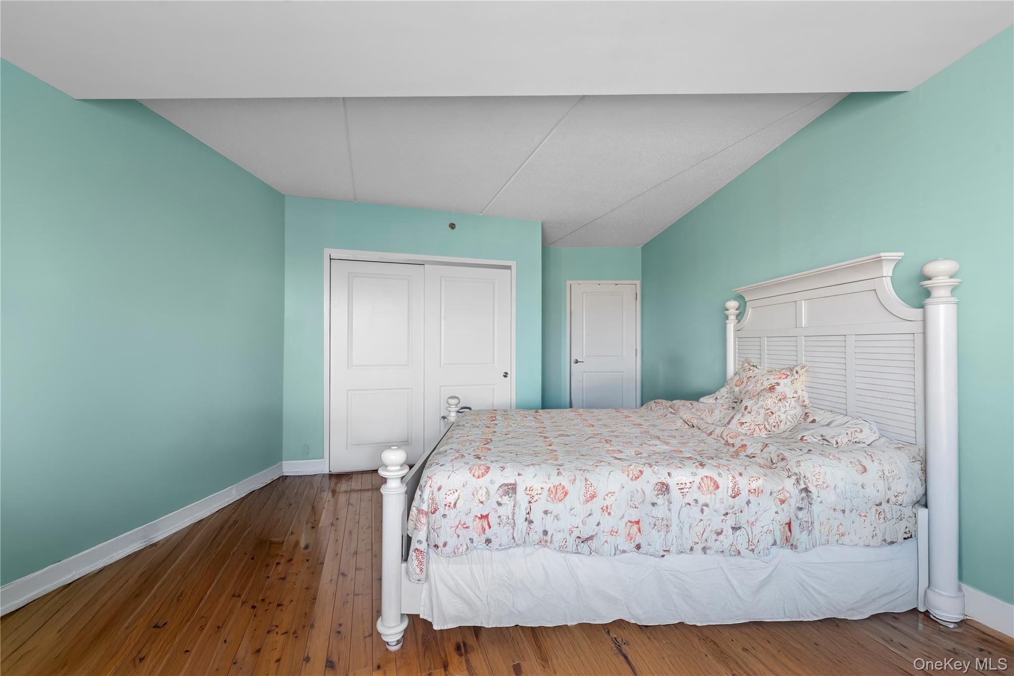 Condo Beach 117th  Queens, NY 11694, MLS-964180-19