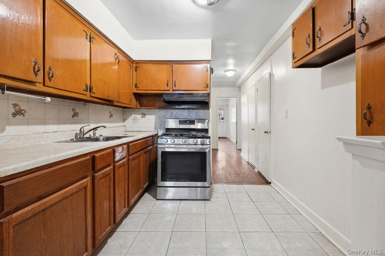 Single Family E 99  Brooklyn, NY 11236, MLS-964192-8