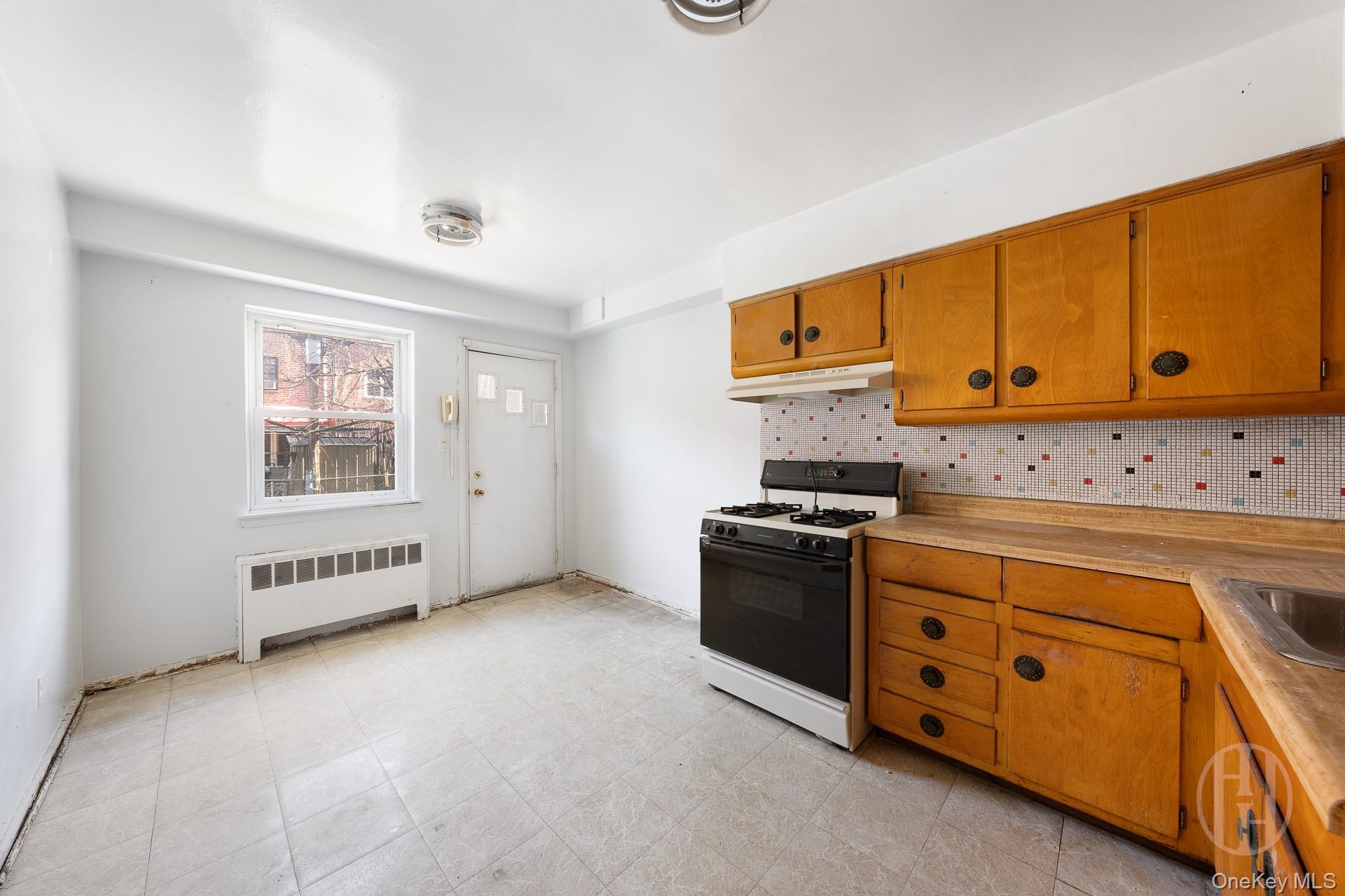 Single Family 78th  Queens, NY 11370, MLS-964225-18