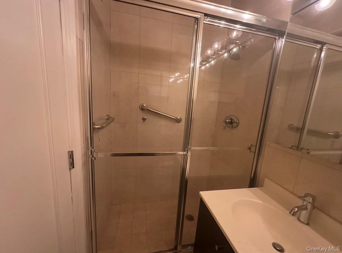 Coop 215 Queens, NY 11360, MLS-964233-11